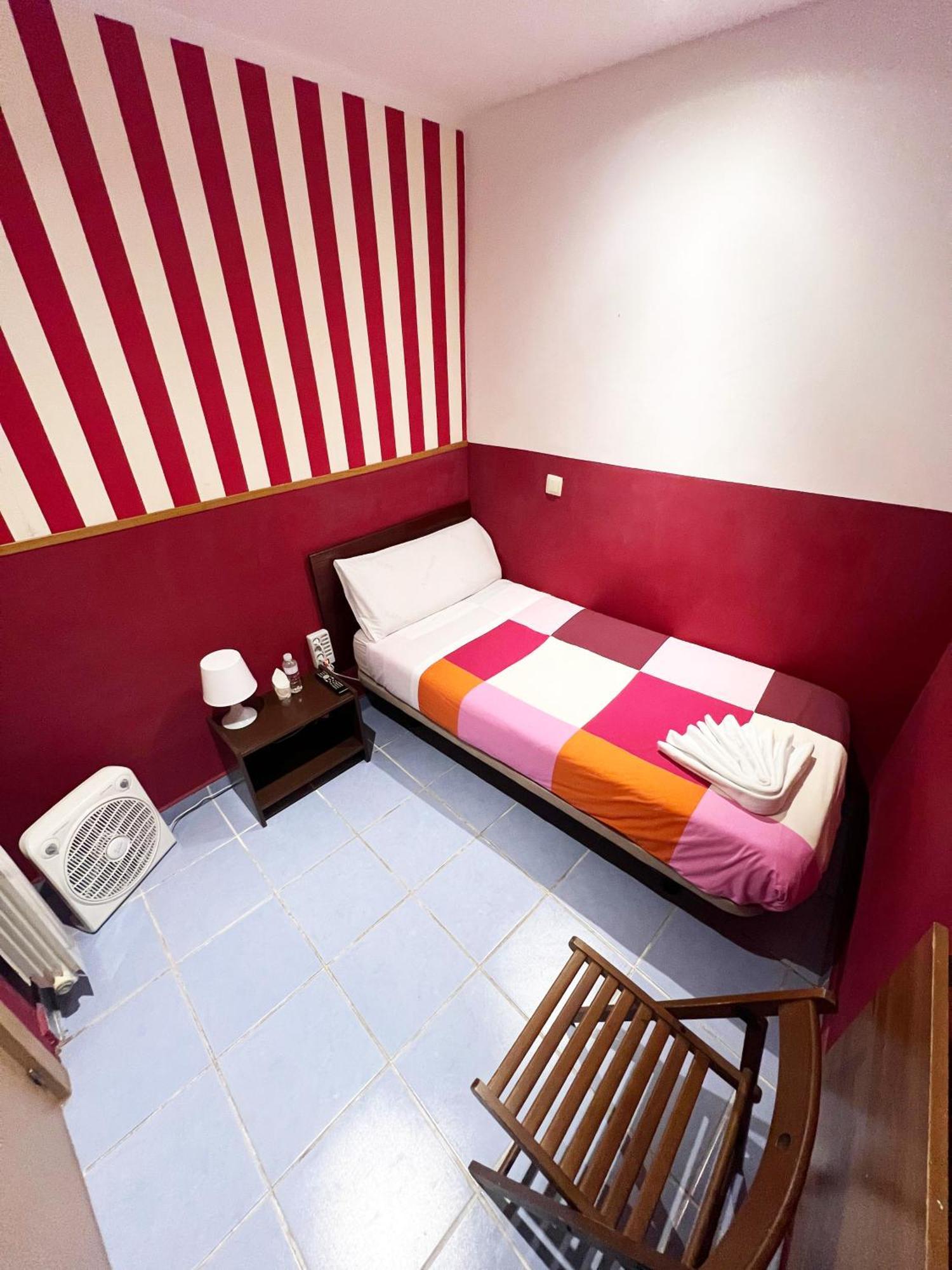 Gasthof La Casa De La Plaza Madrid