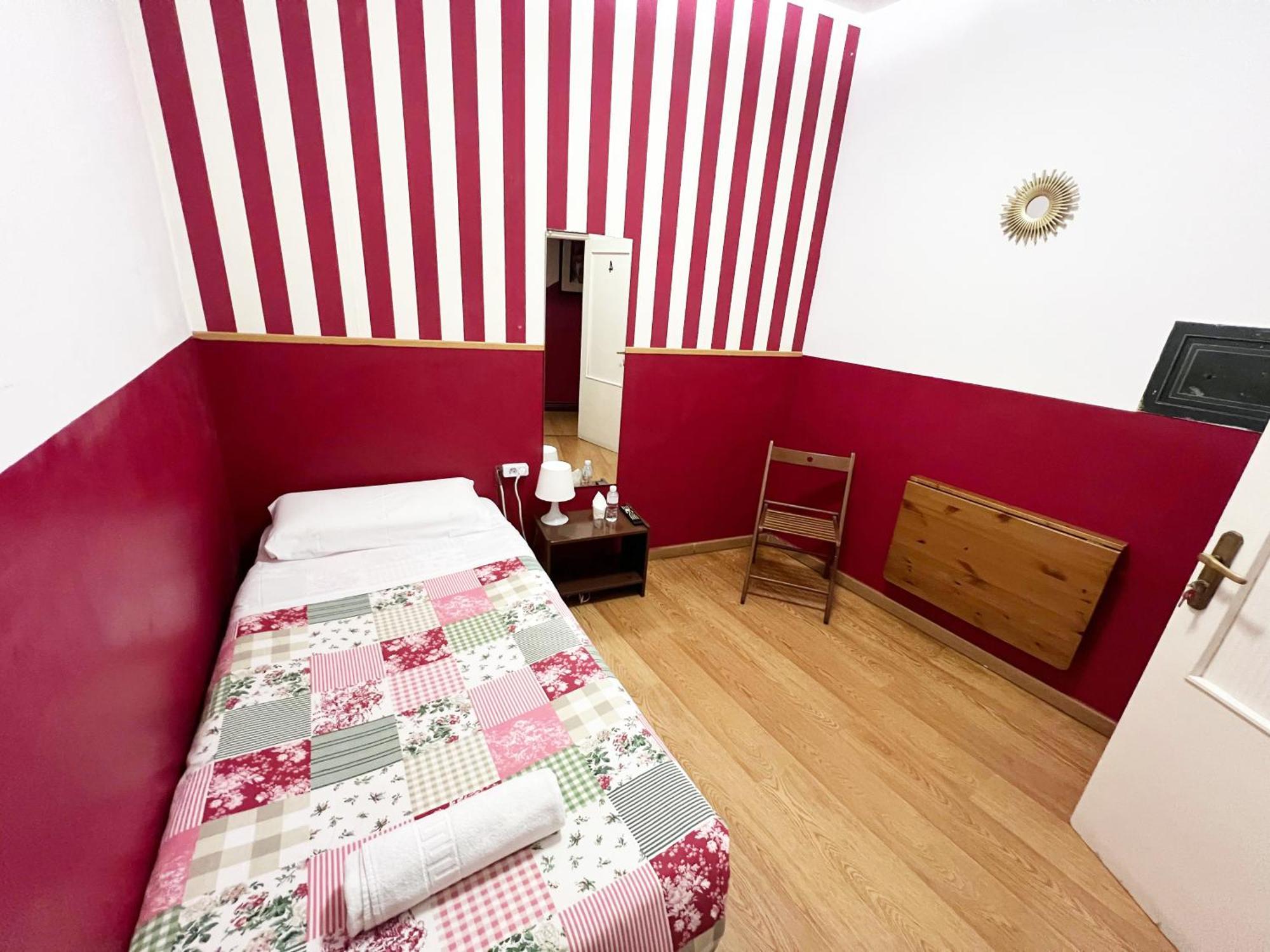 Gasthof La Casa De La Plaza Madrid
