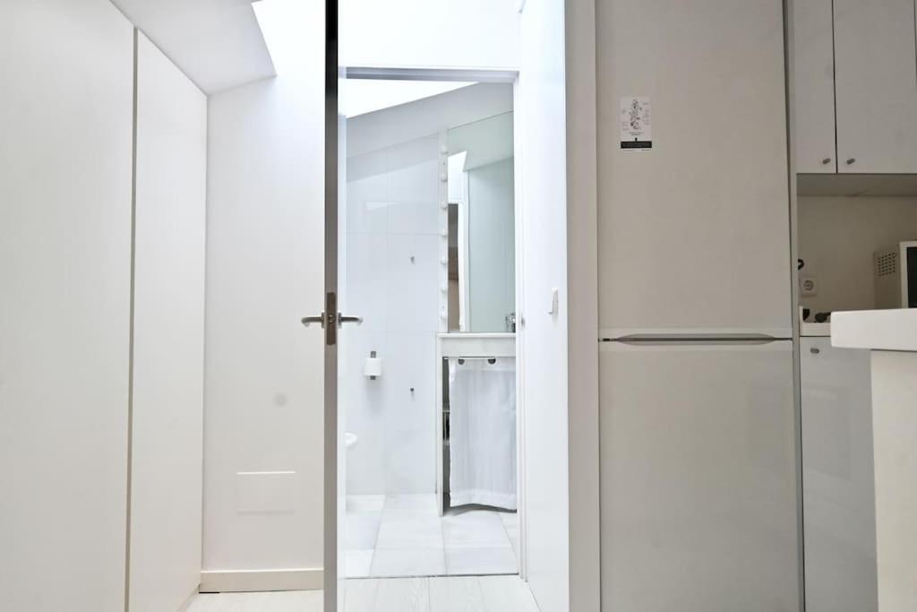 Apartment For Temporal Con Encanto A Pocos Metros Del Sol Myr13 Madrid