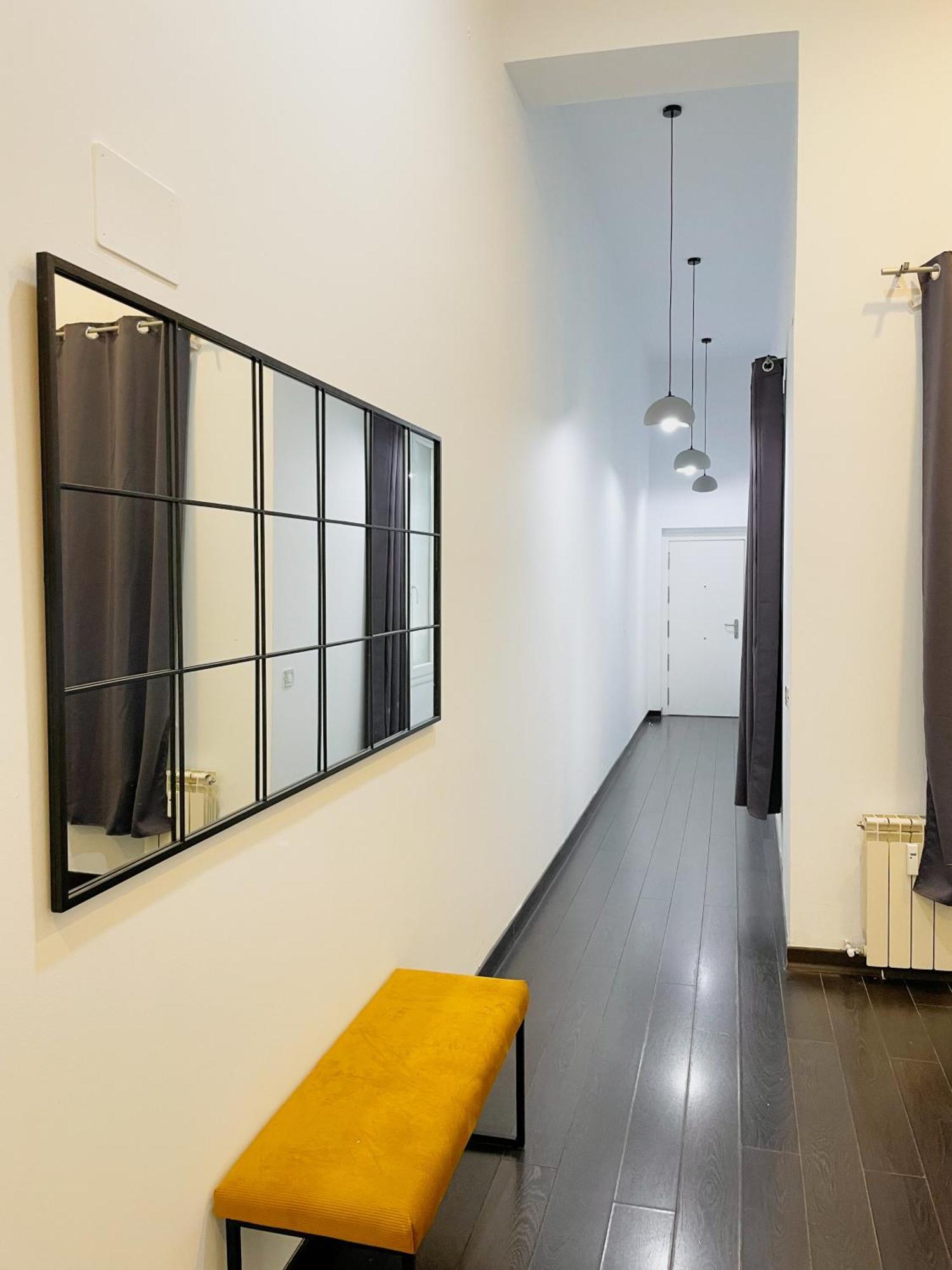 Carretas Duplex Exterior Derecha * Madrid
