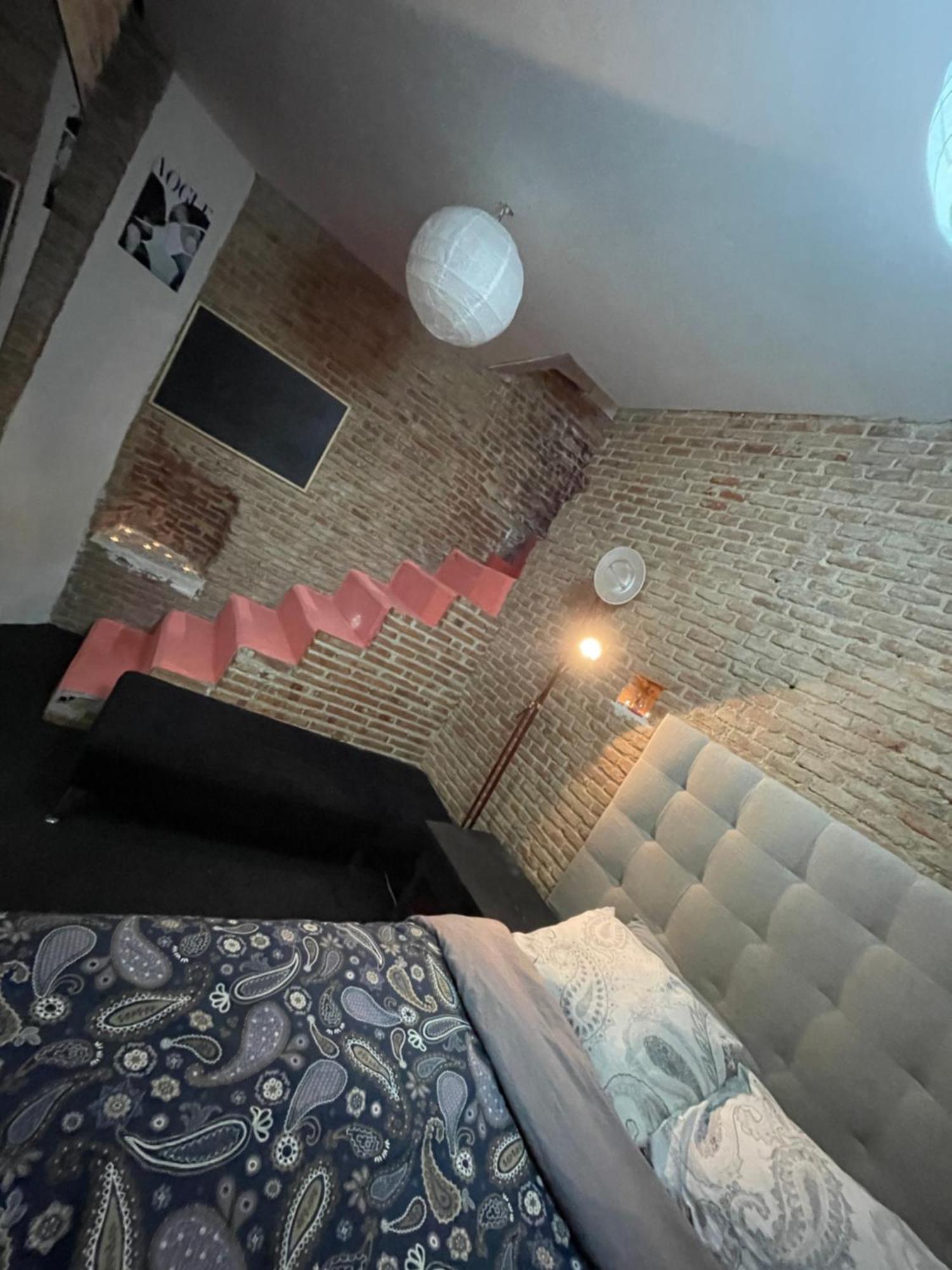 Lovely Flat In Center Of Apartment *