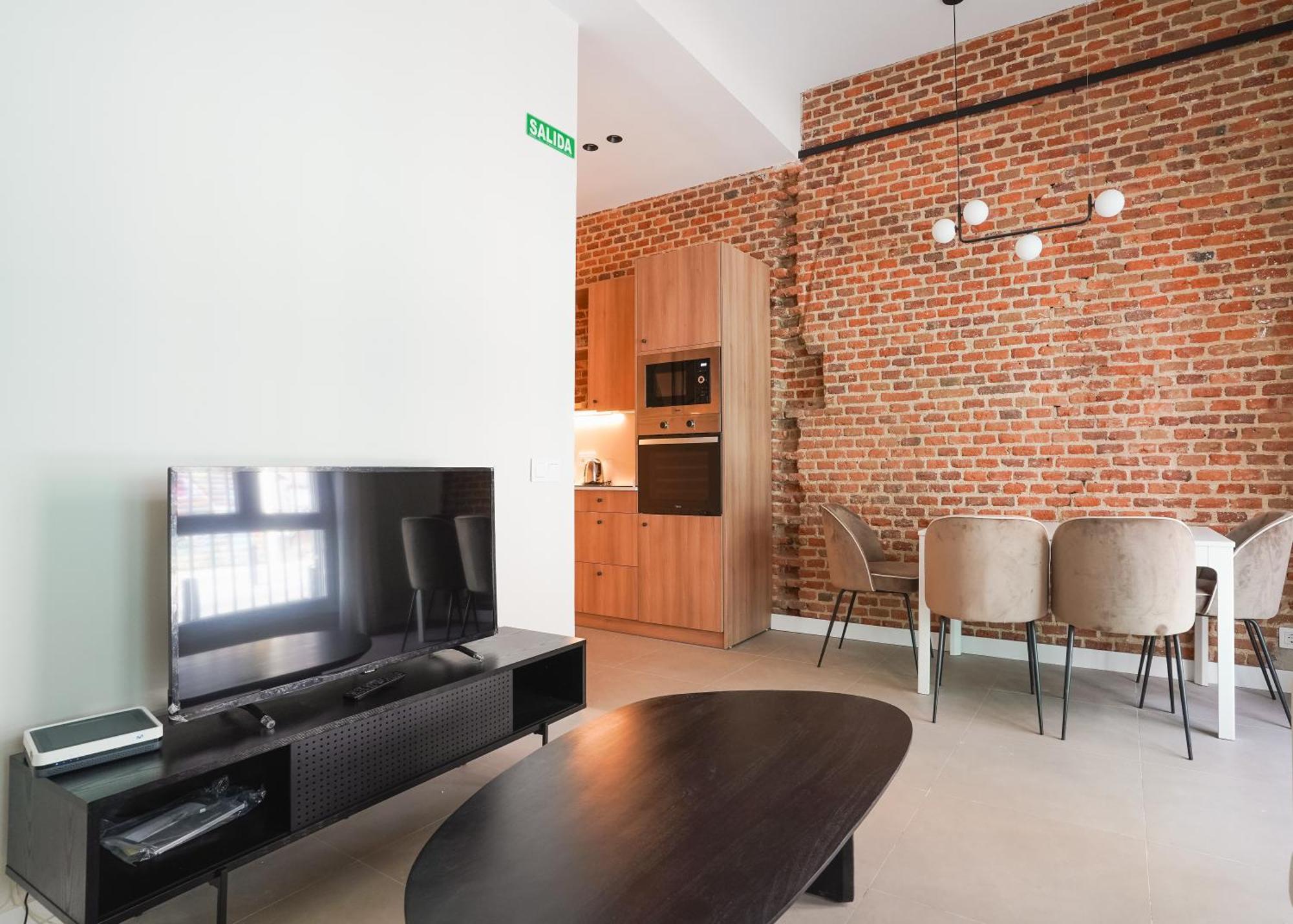 Modern Apartment-2bedrooms 1bath-cuatro Caminos Madrid