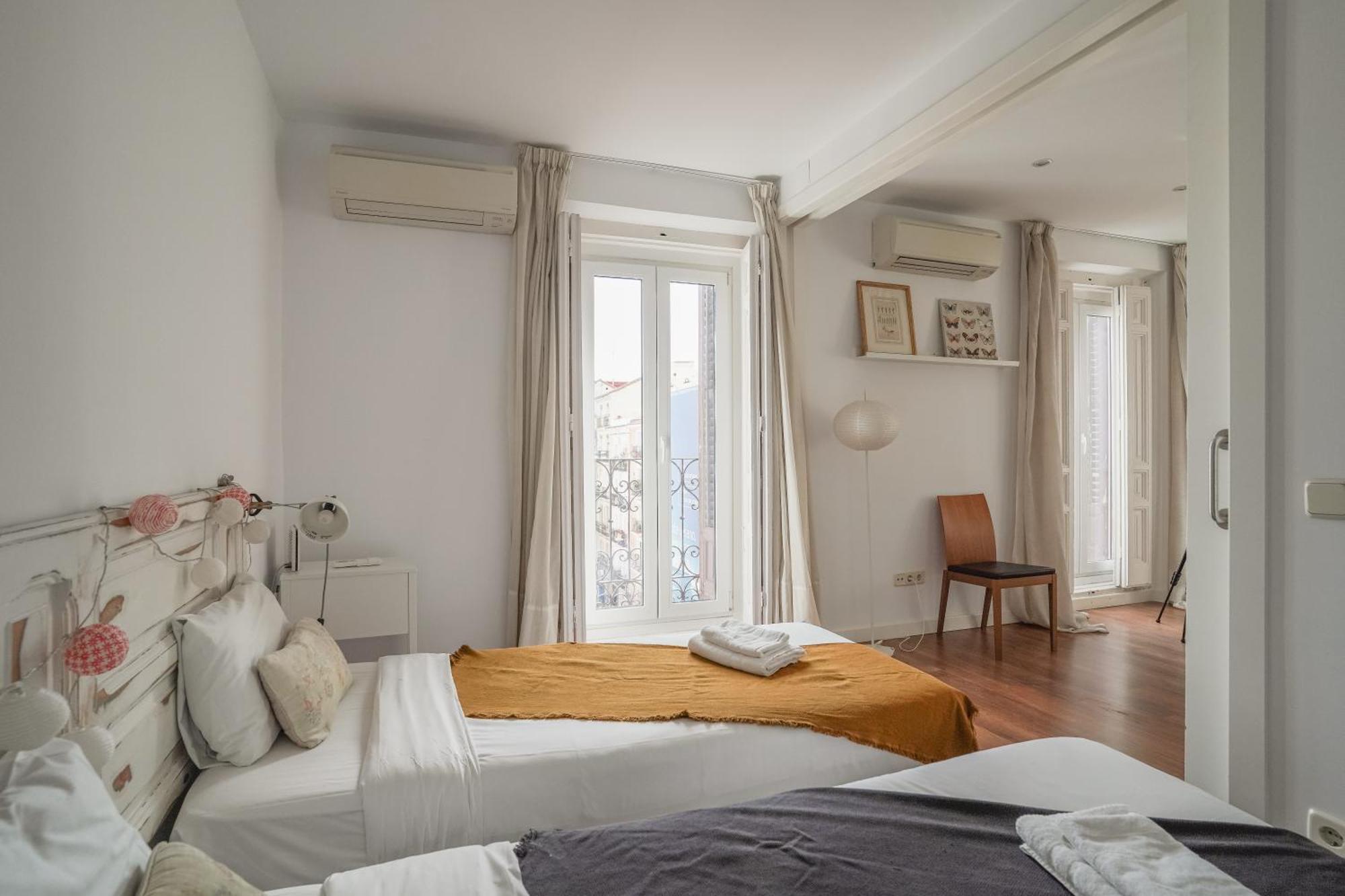 Bright And Cozy-2bedrooms 1bathroom-chueca Apartment *