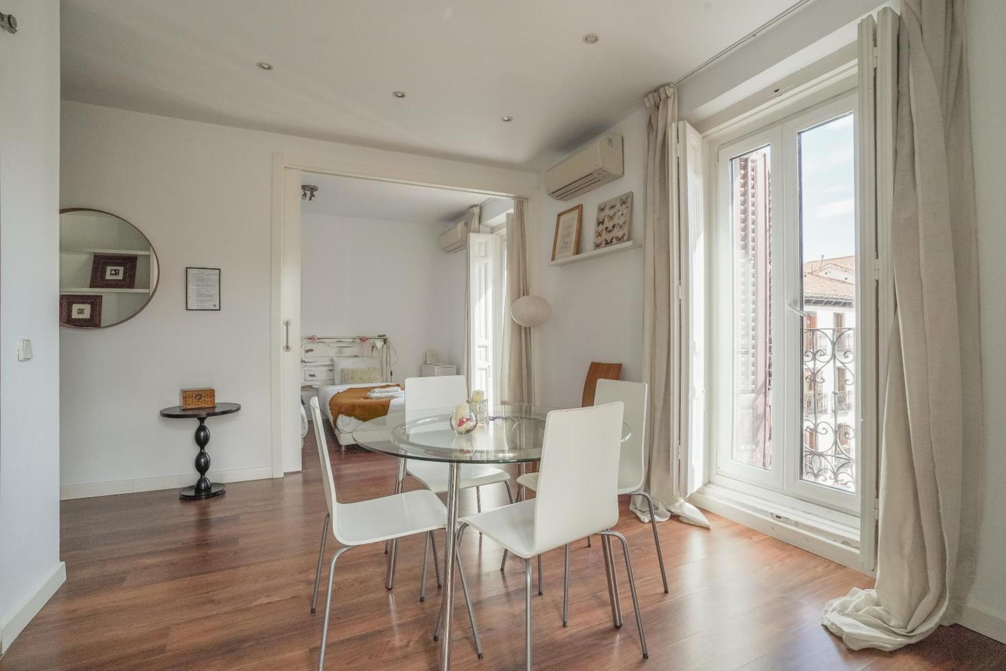 Apartment Bright And Cozy-2bedrooms 1bathroom-chueca *