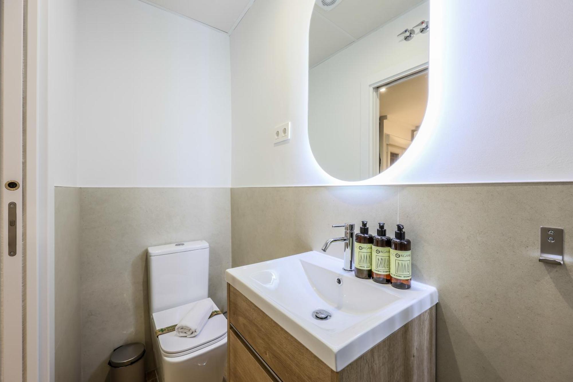 Apartment Encantador Plaza Del Callao, Mid Term