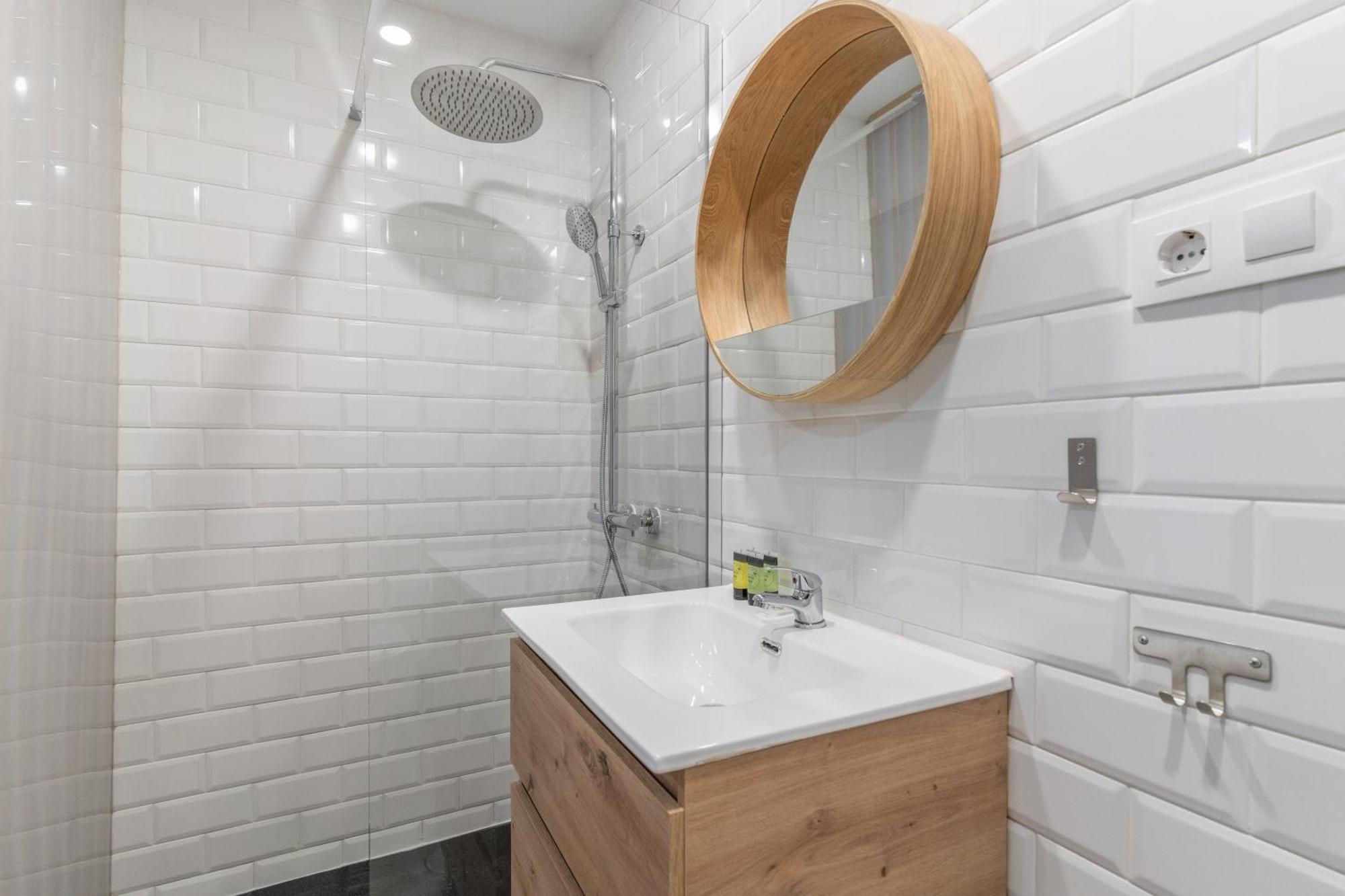Modern Duplex-2bedrooms 3baths-palacio Apartment *