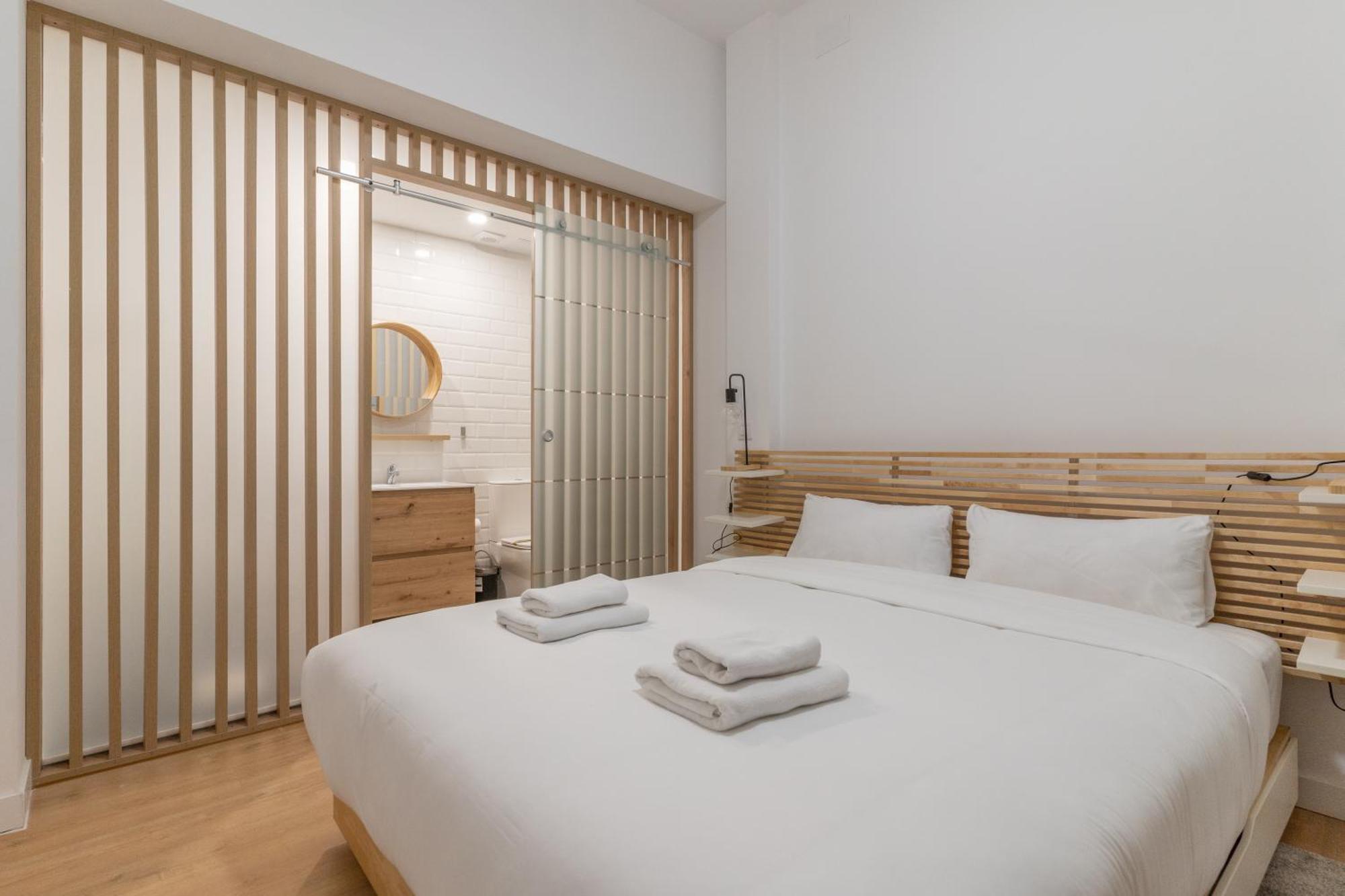 Modern Duplex-2bedrooms 3baths-palacio Lejlighed