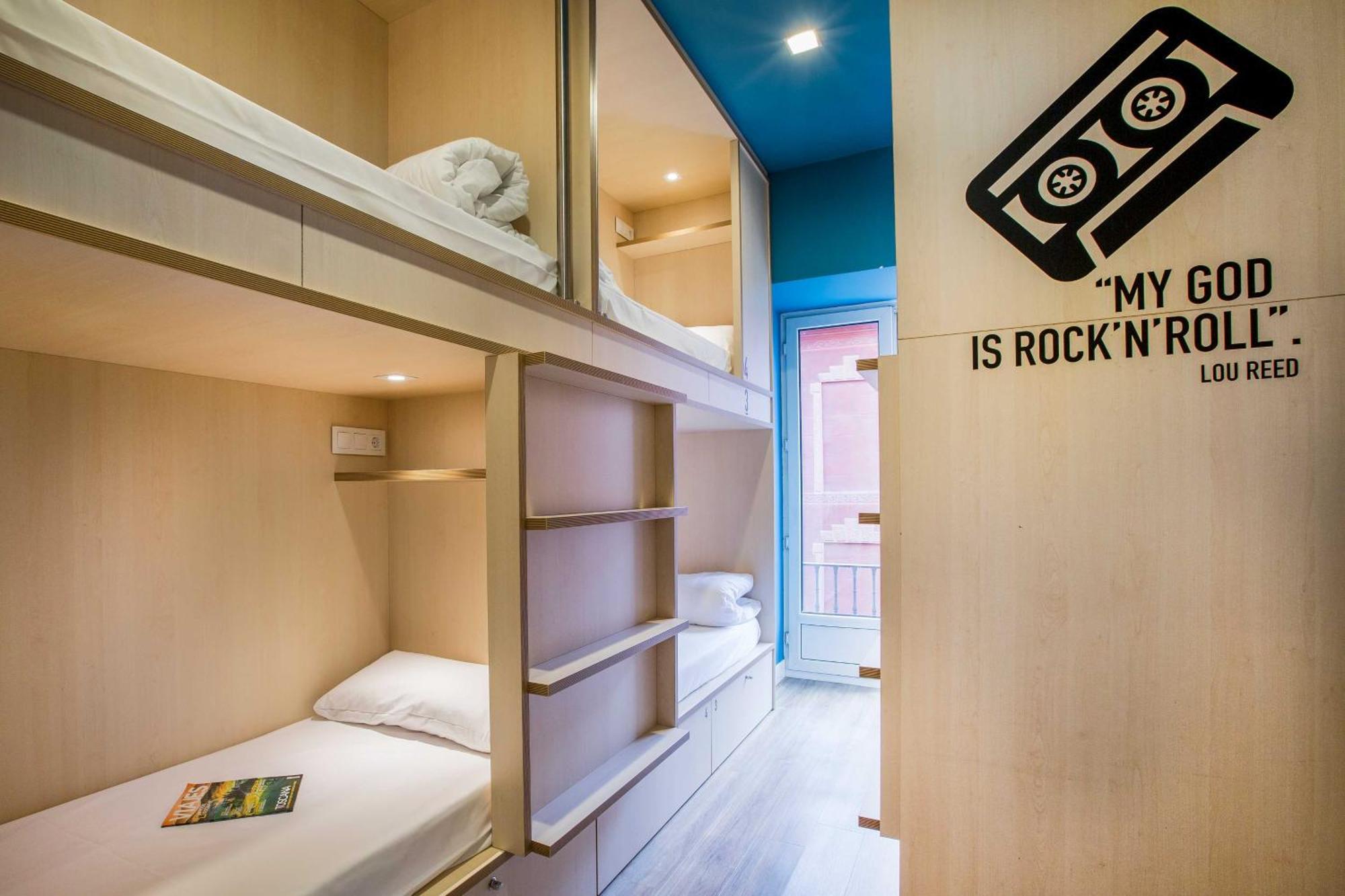 Hostel Mola