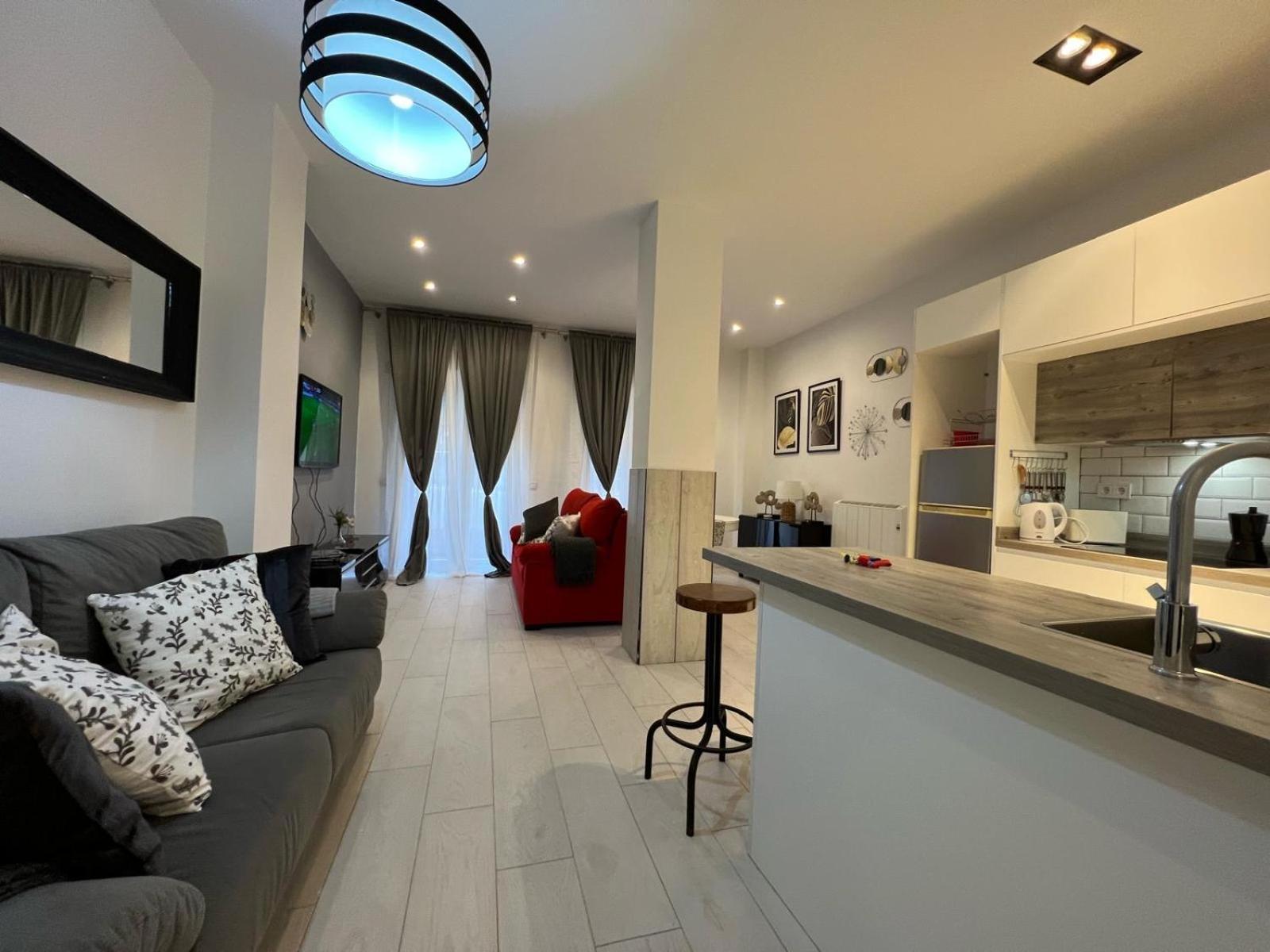 Paseo De La Castellana.lujo Y Garage Apartment Madrid