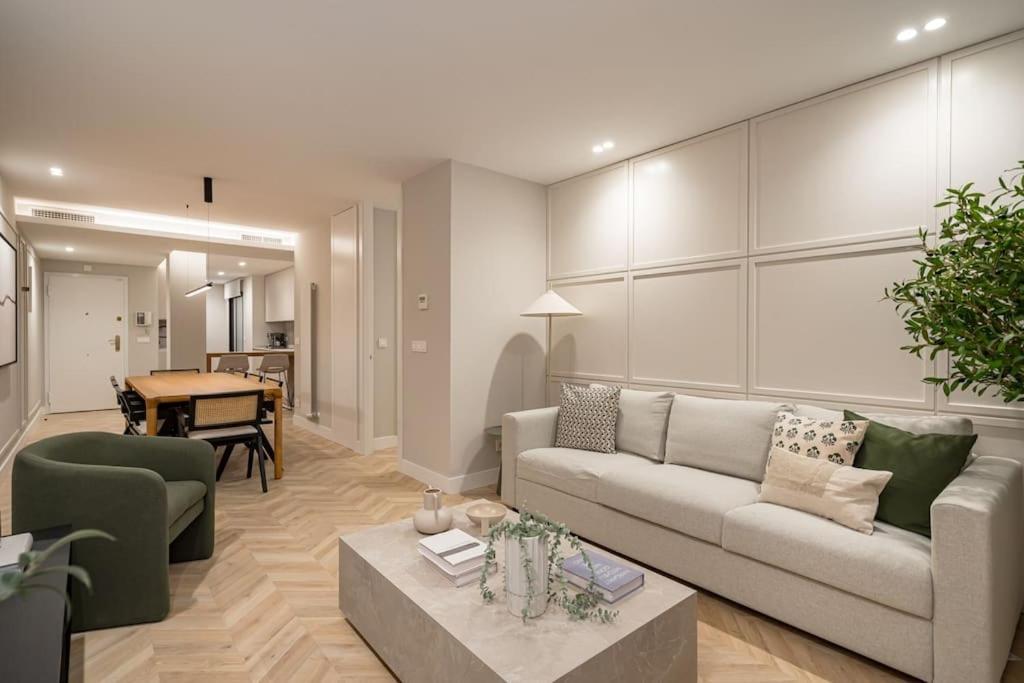 Premium Salamanca Vi Renovated 2br 2bh *