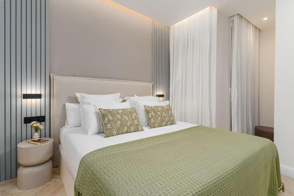 Centro Xvi Calle Tetuan 3br 3bh Lejlighed