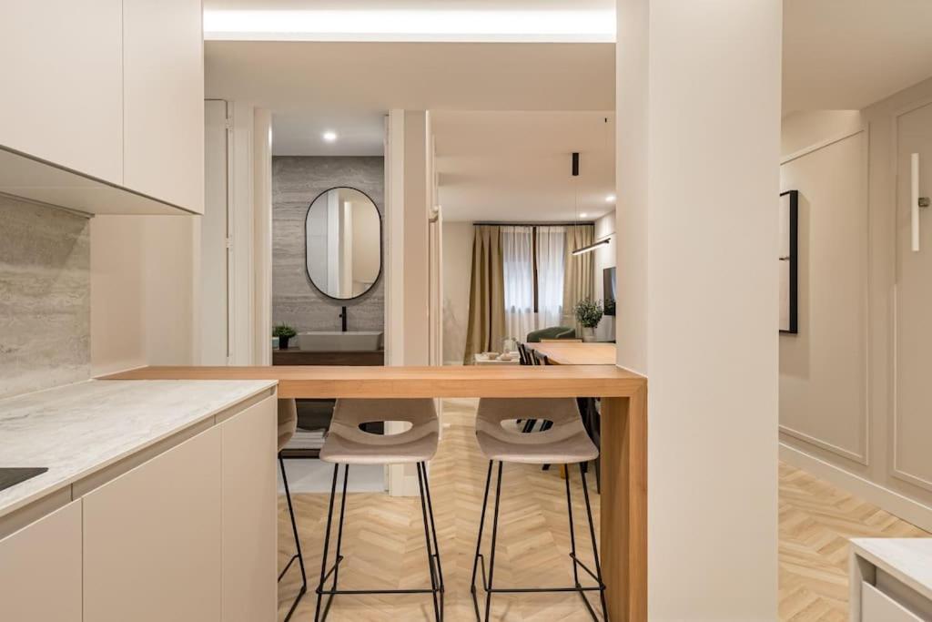 Premium Salamanca Vi Renovated 2br 2bh Apartment *
