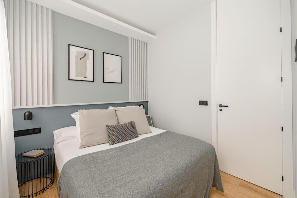 Apartamento Centro Xi Calle Carrera De San Jeronimo 2br 2bh