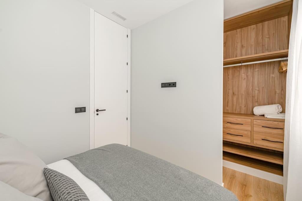 Centro Xi Calle Carrera De San Jeronimo 2br 2bh Apartamento *