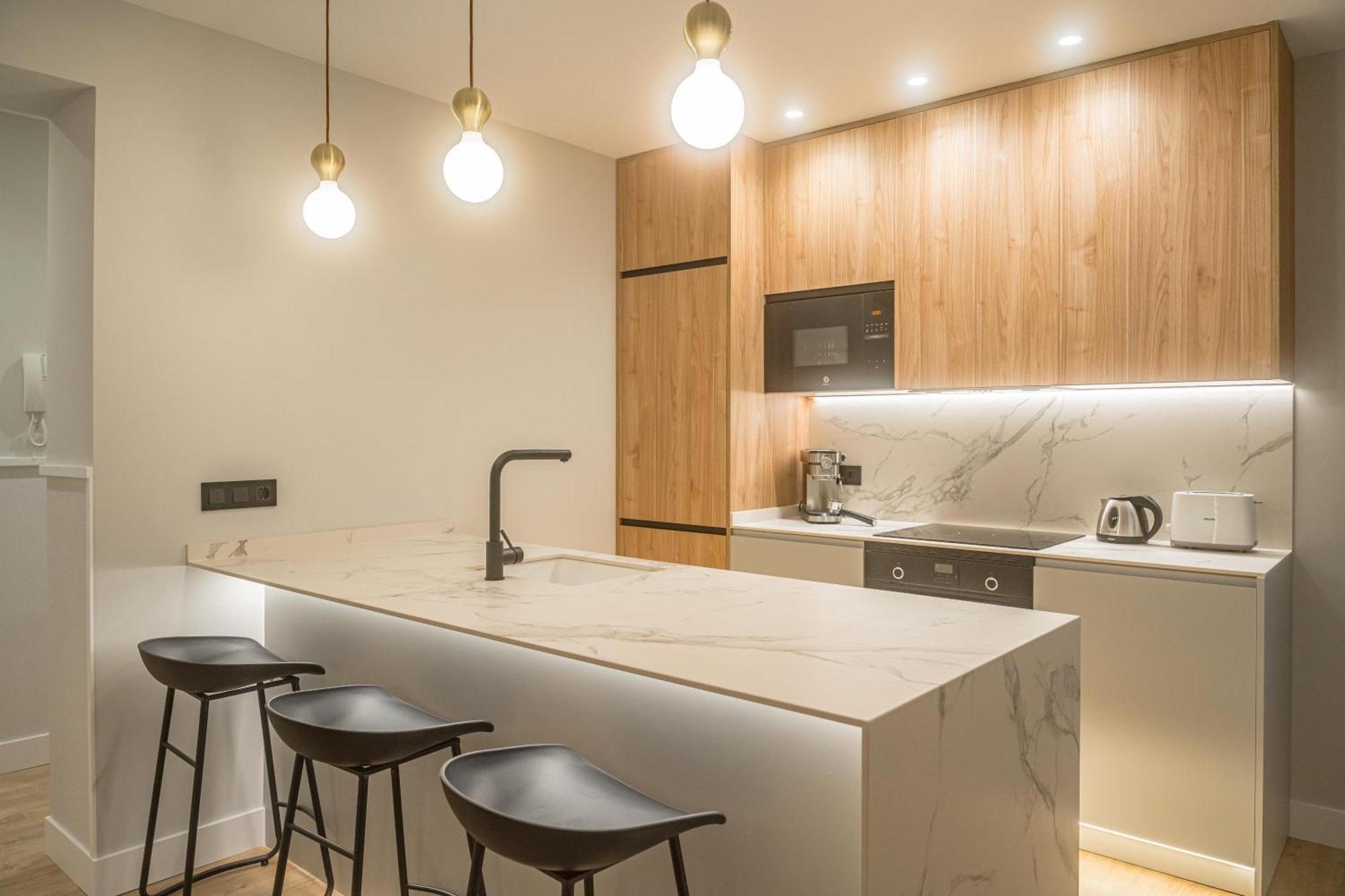 Malasana X Calle Barcelo 4br 4bh Apartment Madrid