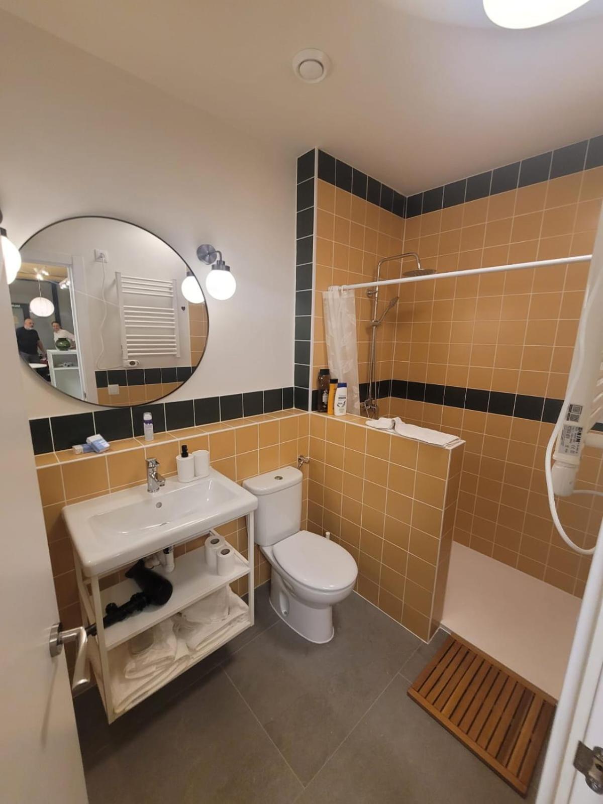 Urban Elegance, New, Stylish, Convenient, And Wow Apartment