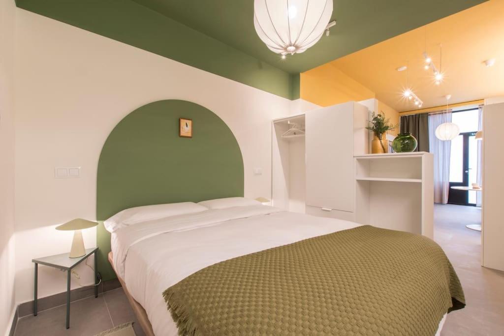 Apartment Urban Elegance, New, Stylish, Convenient, And Wow