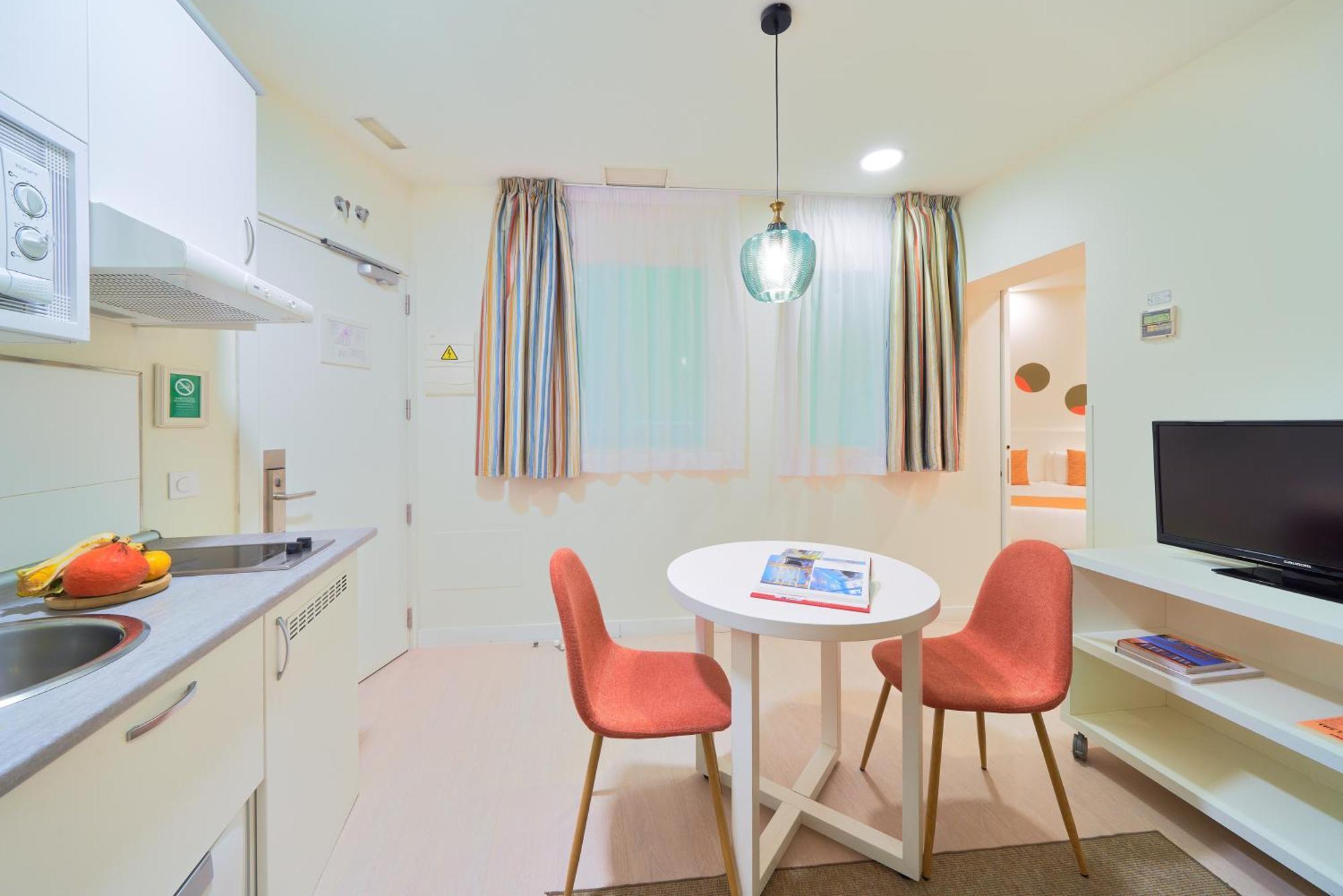 Blume Cruz Apartment *