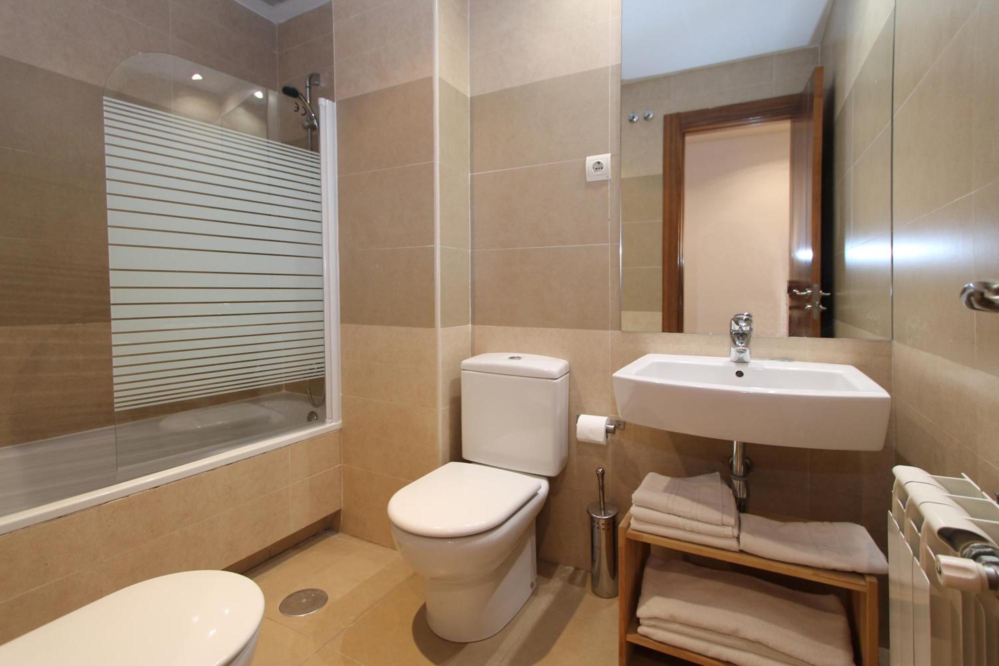 Apartment Adelfas Madrid