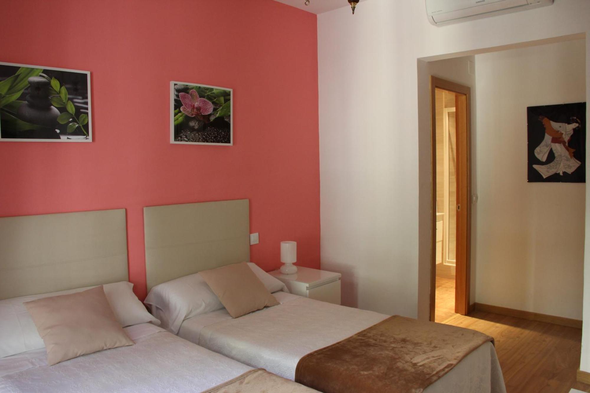 Guest house Casa De Huespedes Galaica *