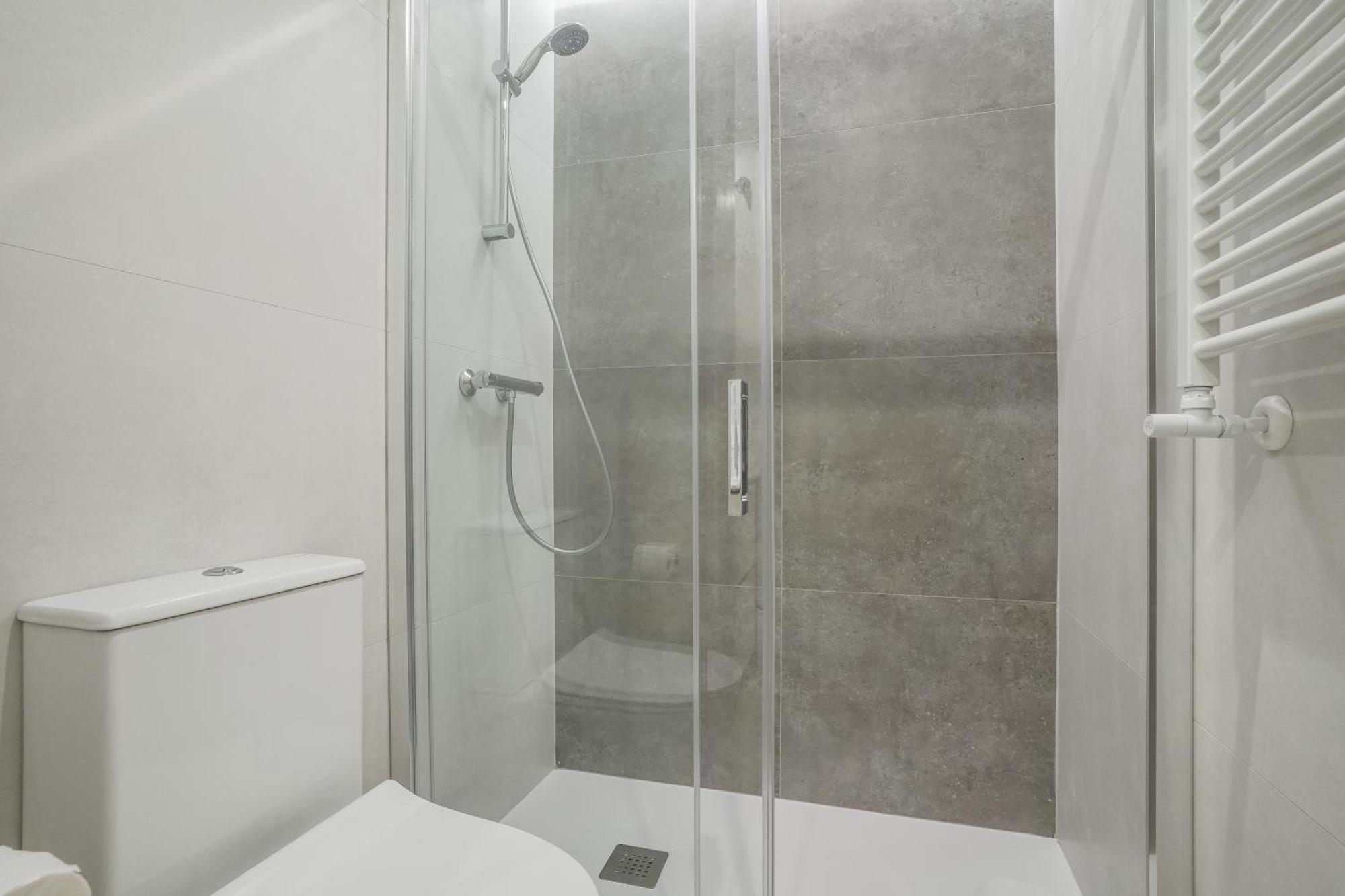 Modern Apartment-2bedrooms 2baths-bernabeu Apartment Madrid