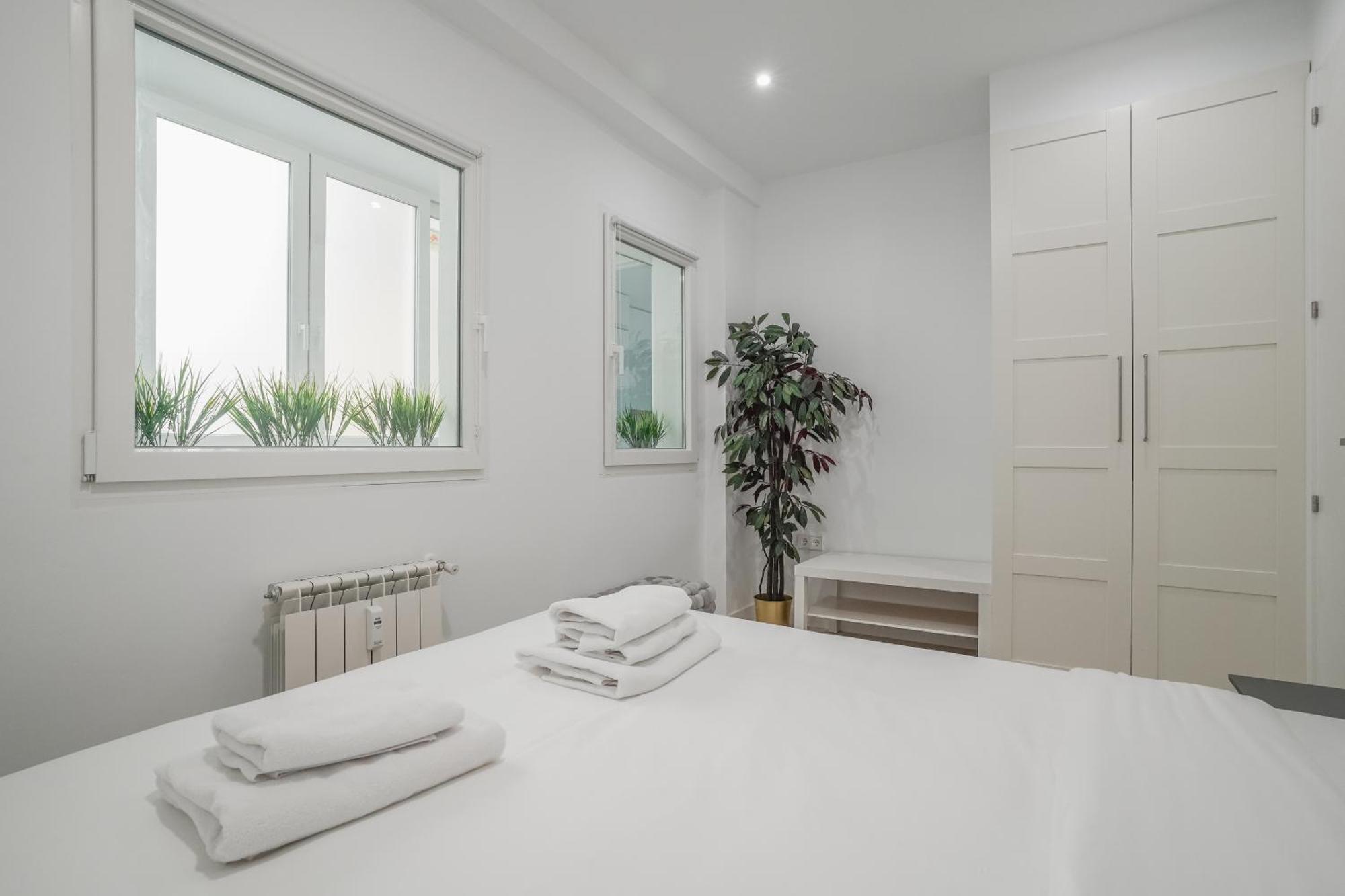 Apartment Modern Apartment-2bedrooms 2baths-bernabeu *