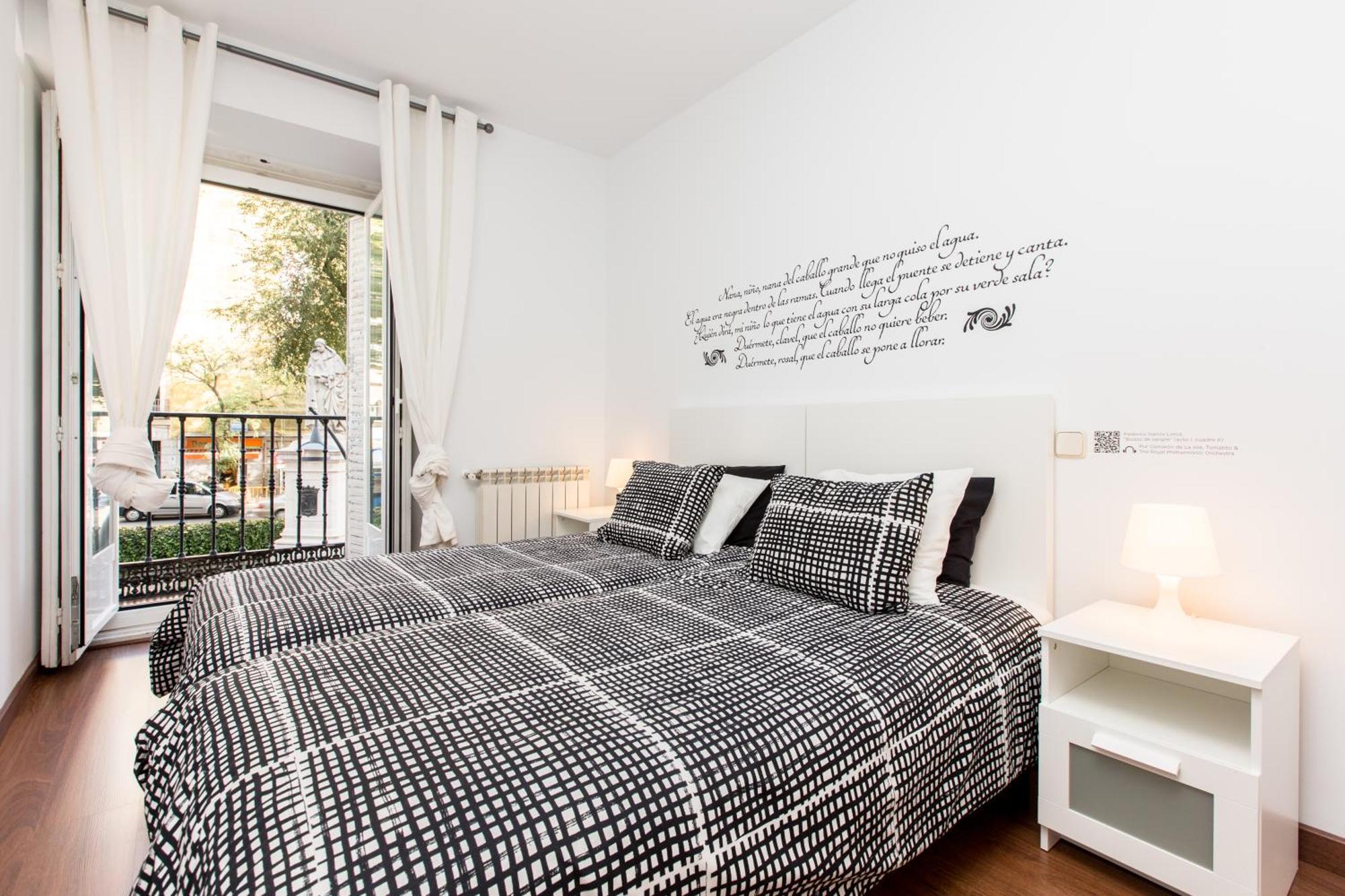 Bookinmadrid Com - Puerta Del Sol Apartamento