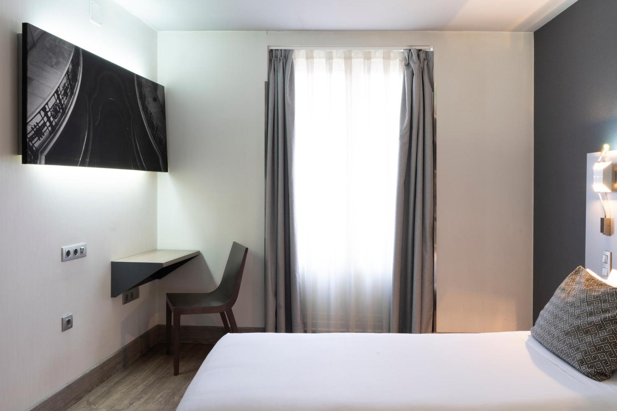 Petit Palace Plaza Espana 4* Madri