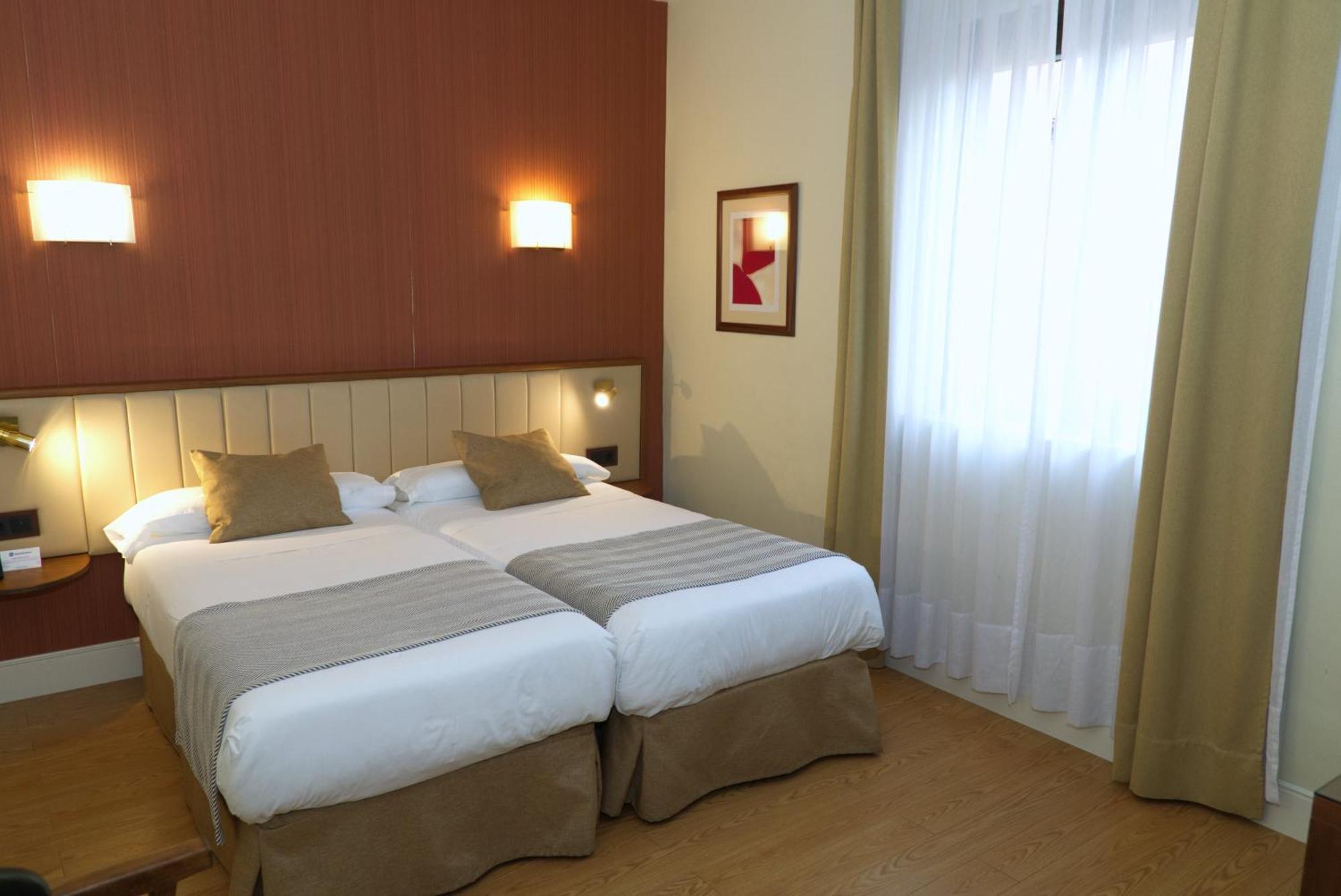 Hospedium Condes 3*