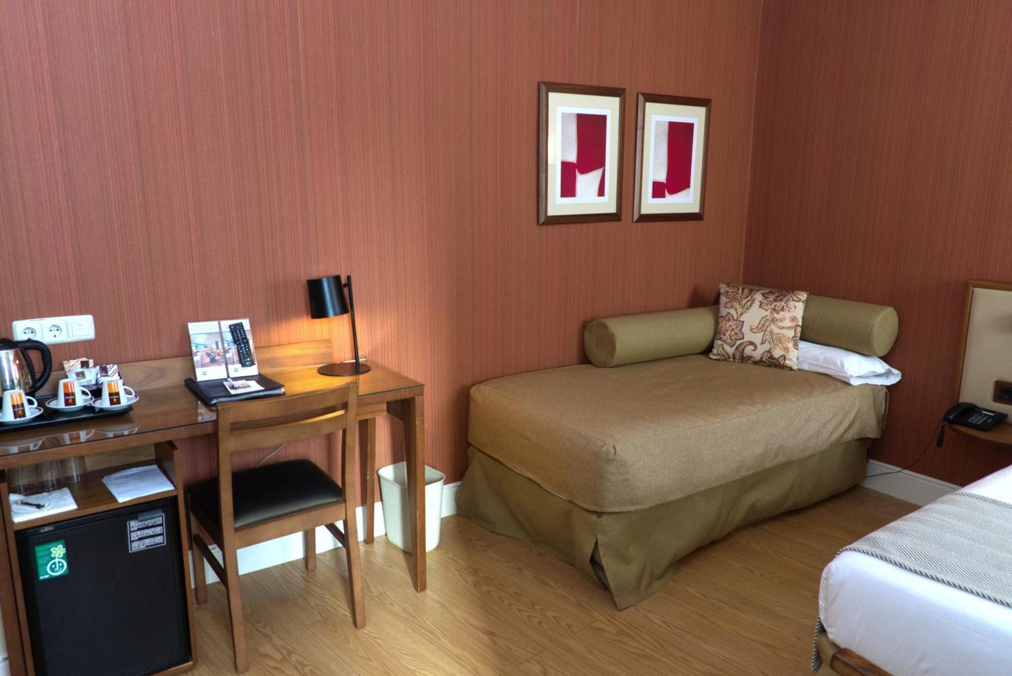 Hospedium Condes Hotel