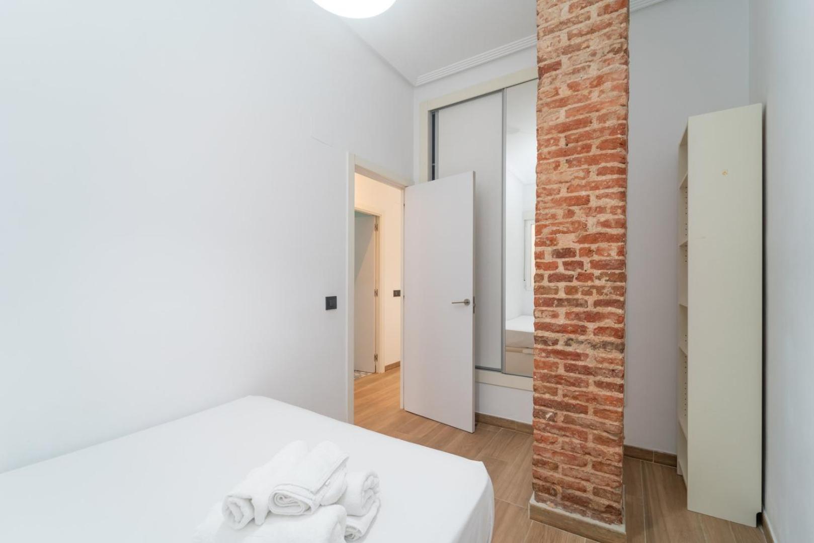 Guestready - Mais Um Tijolo Na Parede Madri