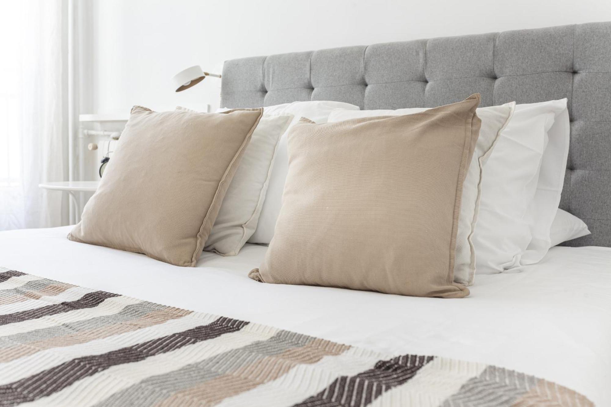 Apartment Cortes Ii En Madrid