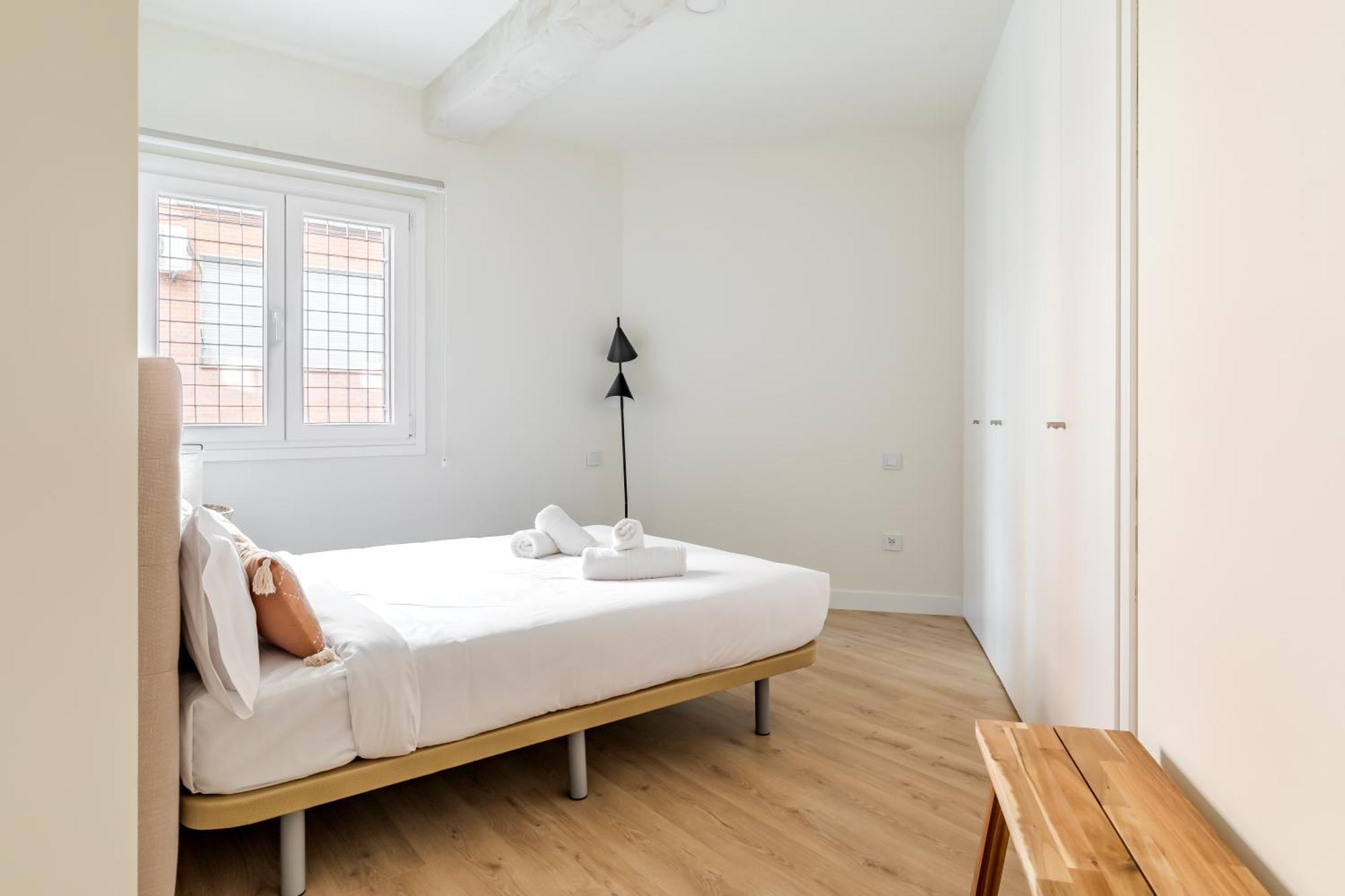 Caterina Plaza Castilla Apartment *
