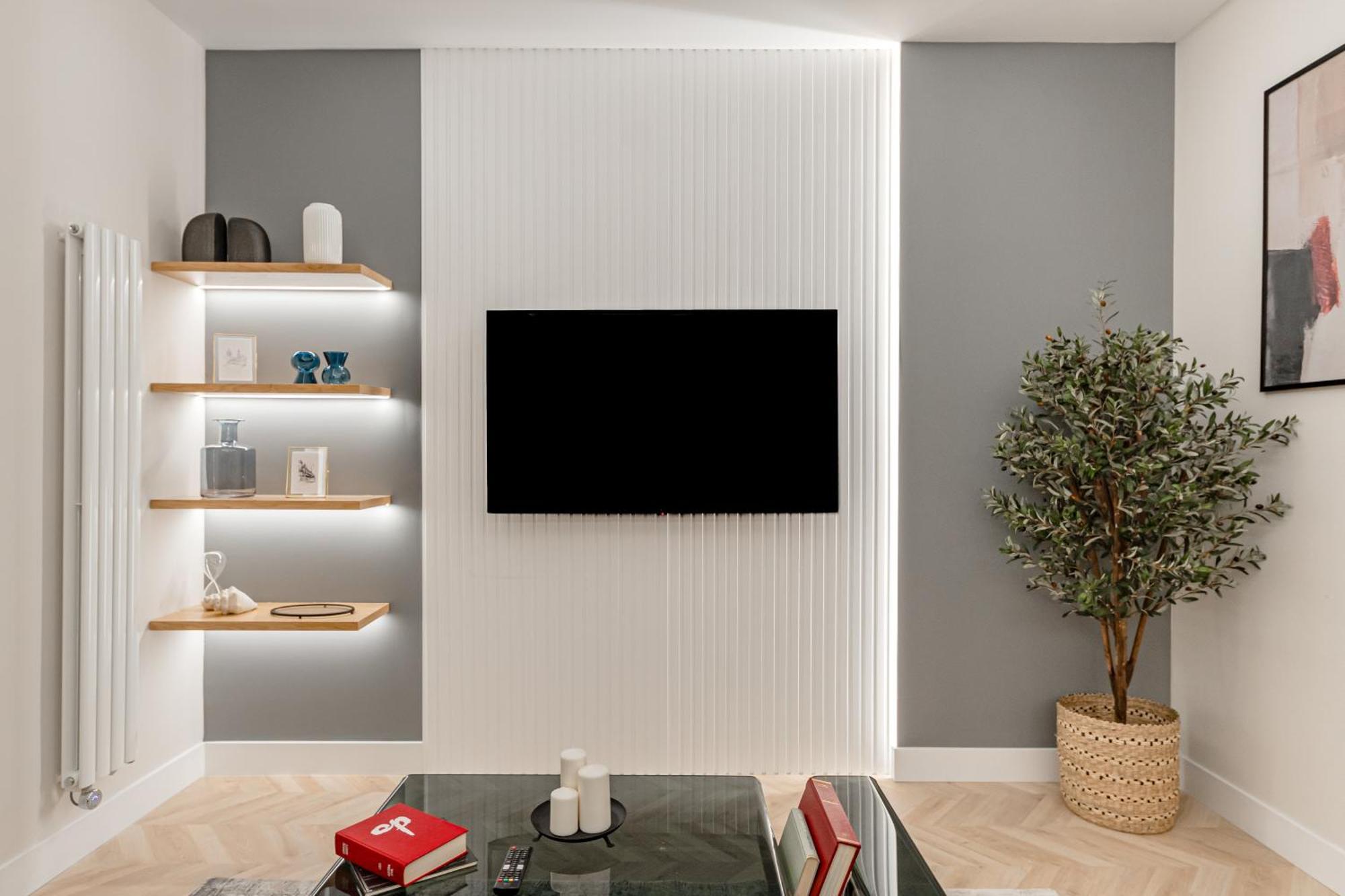 Lejlighed Plaza Espana Viii Calle San Bernardo 3br 3bh