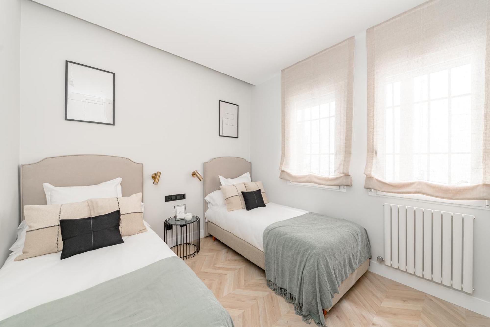 Plaza Espana Viii Calle San Bernardo 3br 3bh