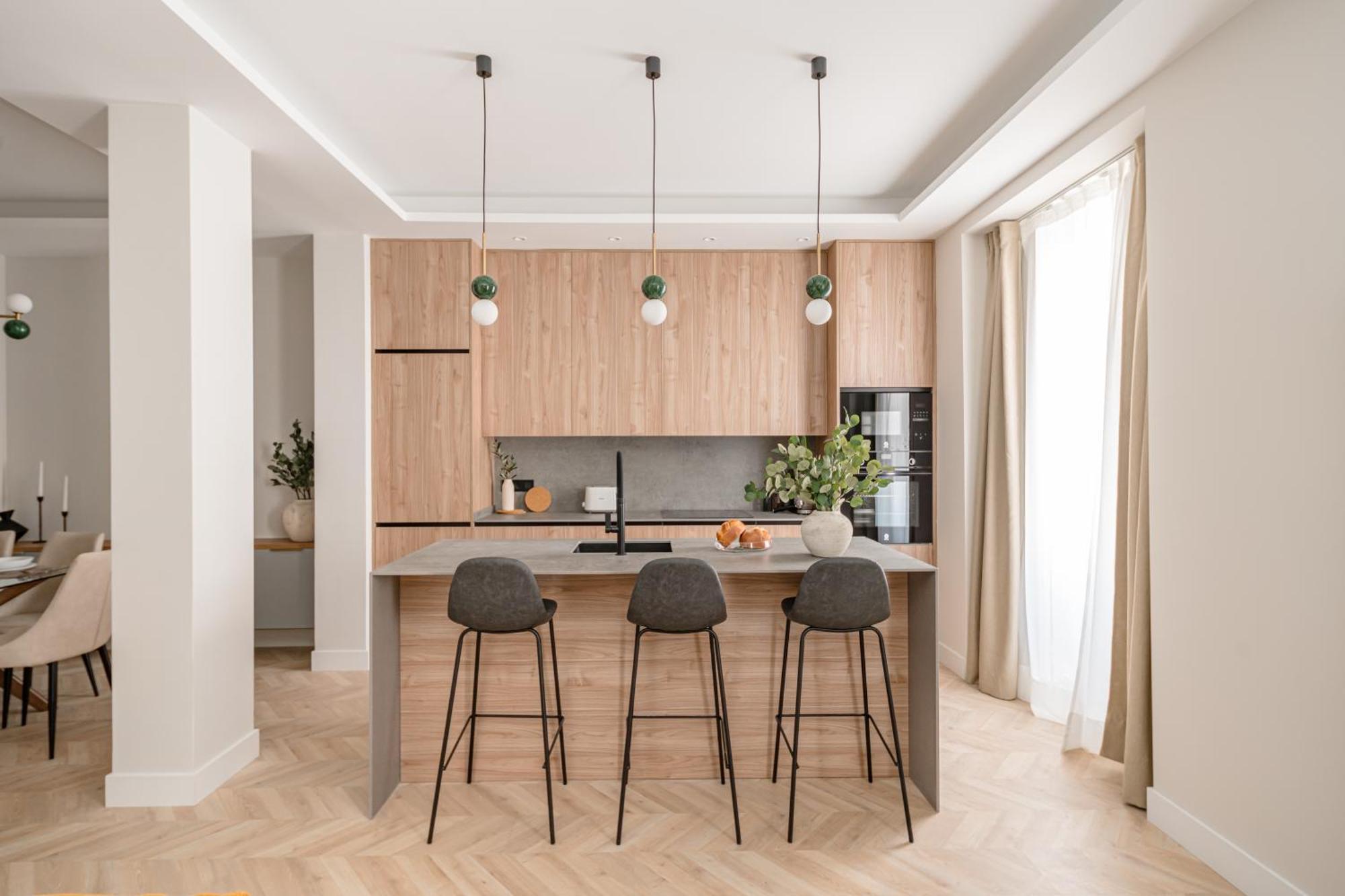 Lejlighed Plaza Espana Viii Calle San Bernardo 3br 3bh *