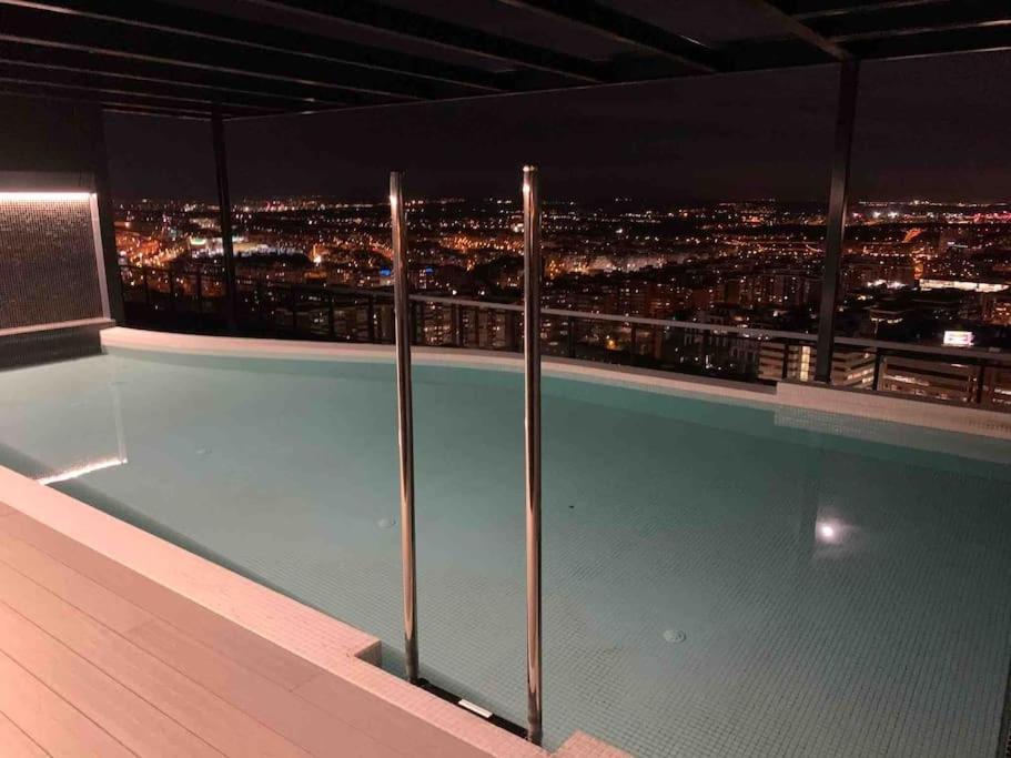 Apartment Business Apartament, Torre Australis