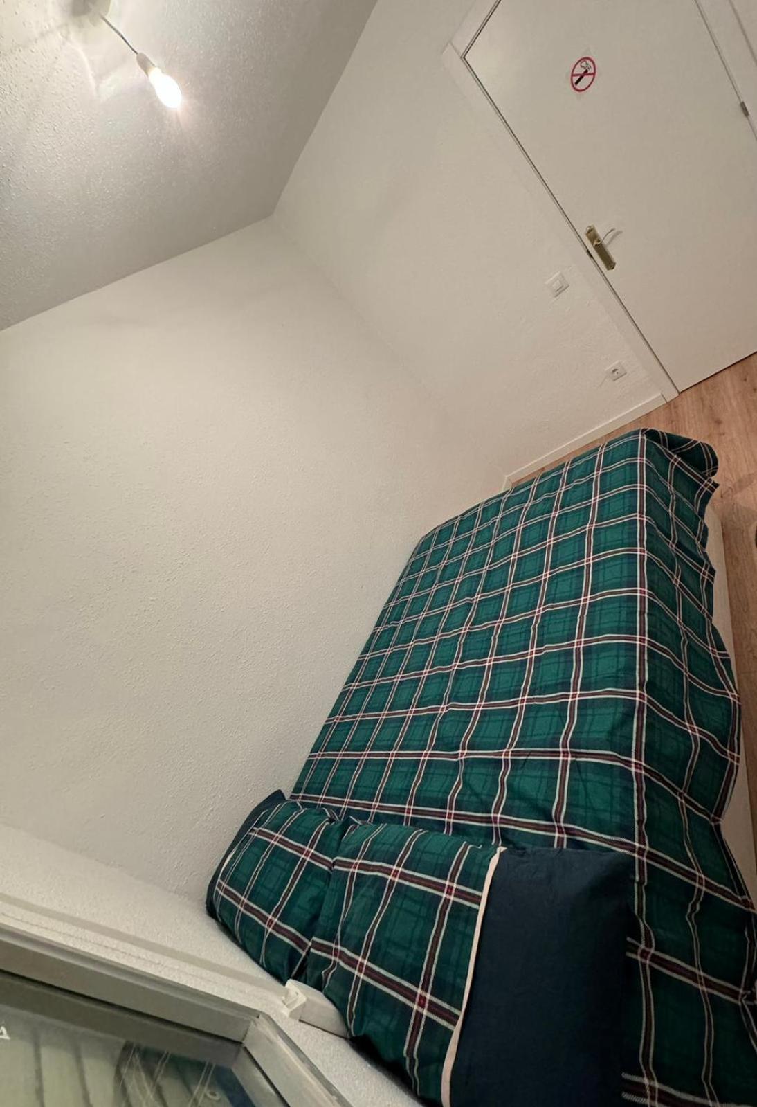 Casa de hóspedes Basic Madrona 3*