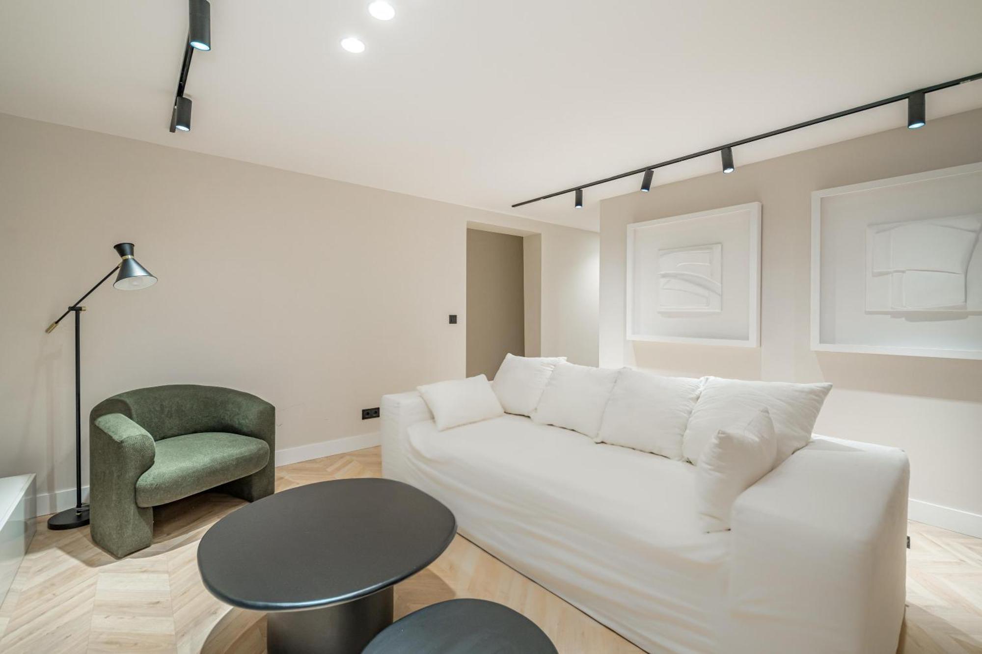 Puerta Del Sol 3br 3bh