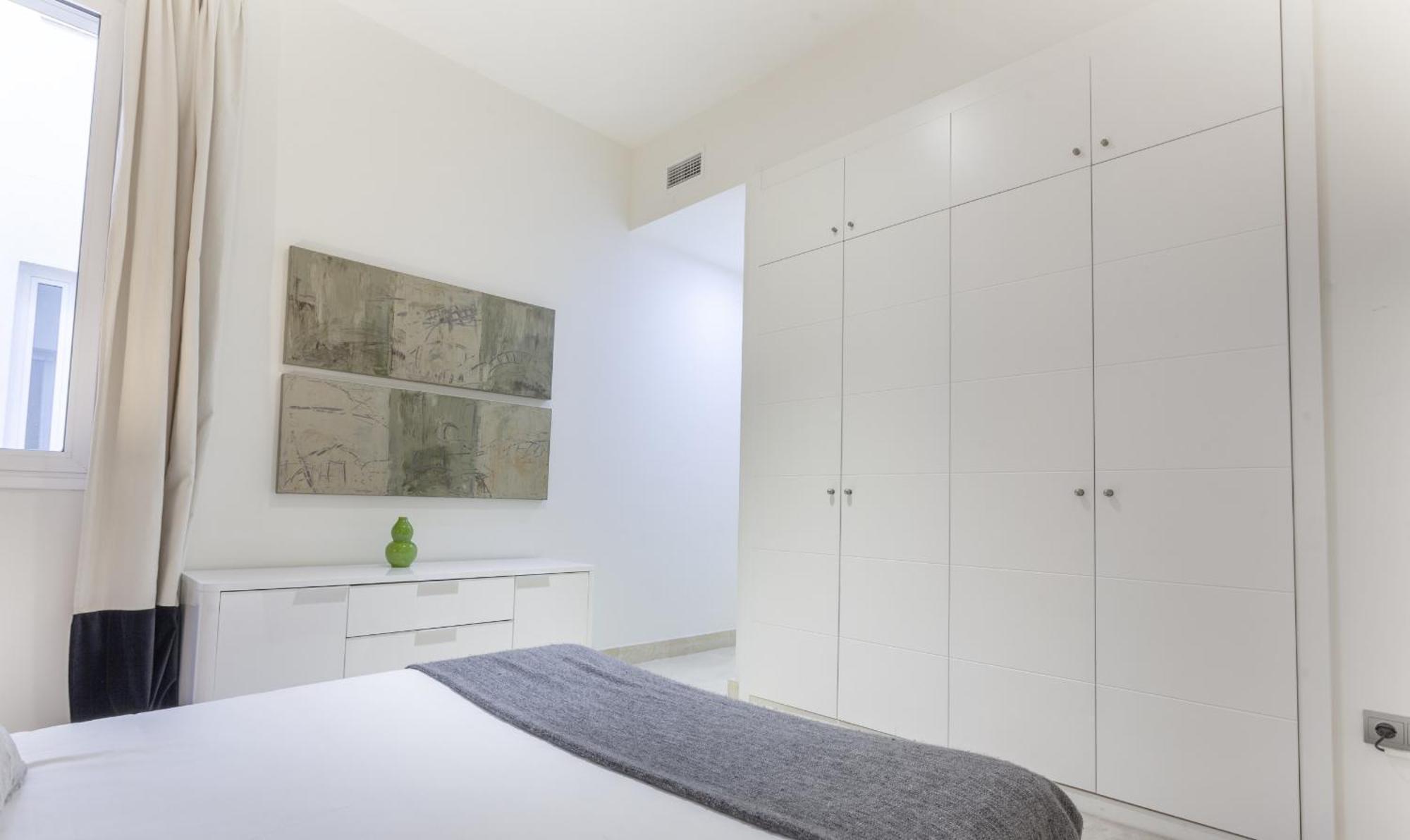 Echegaray En Apartamento Madri