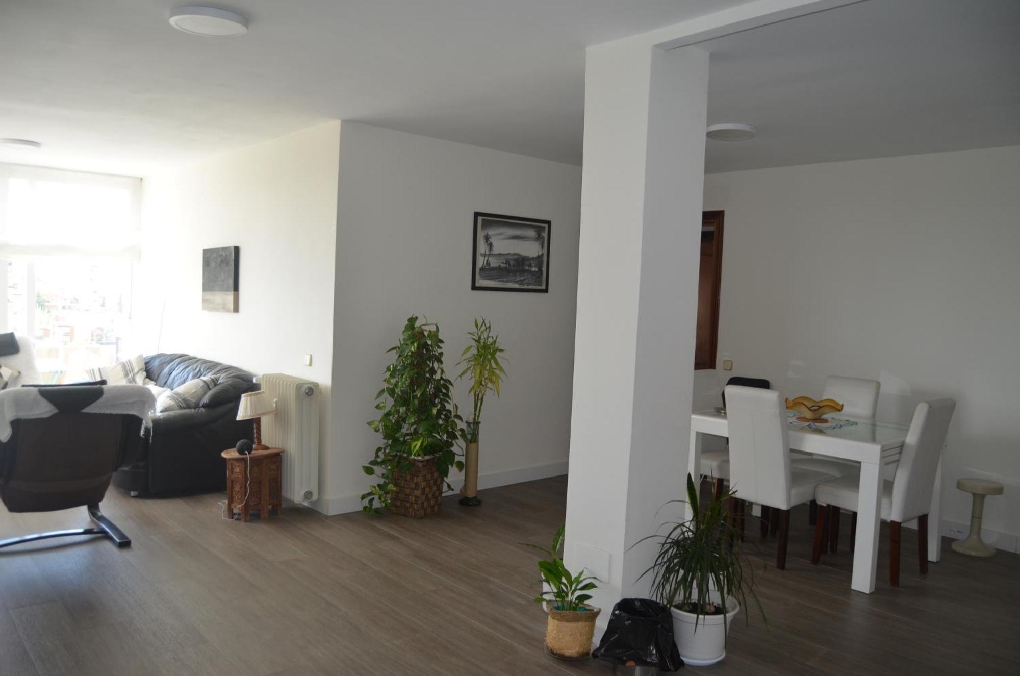 Luxury Renovated With Terrace In Apartment