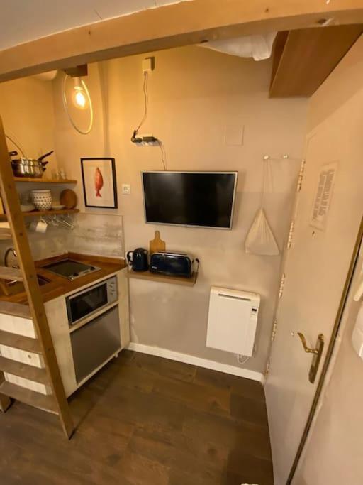 Mini Estudio De 8 M2 En El Corazon De Malasana De Membrillosuites * Madrid