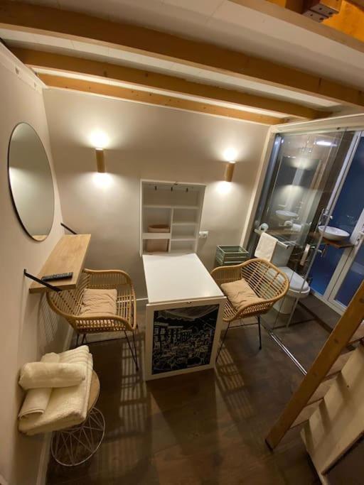 Mini Estudio De 8 M2 En El Corazon De Malasana De Membrillosuites * Madrid