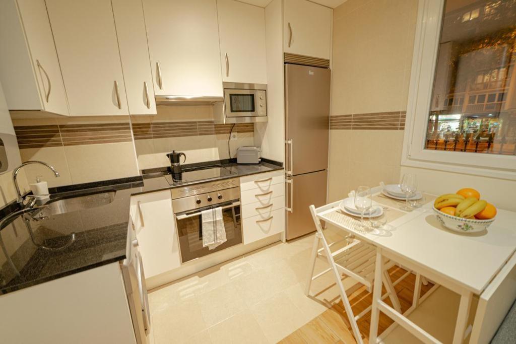 Hey - Avenida De America - Apartment
