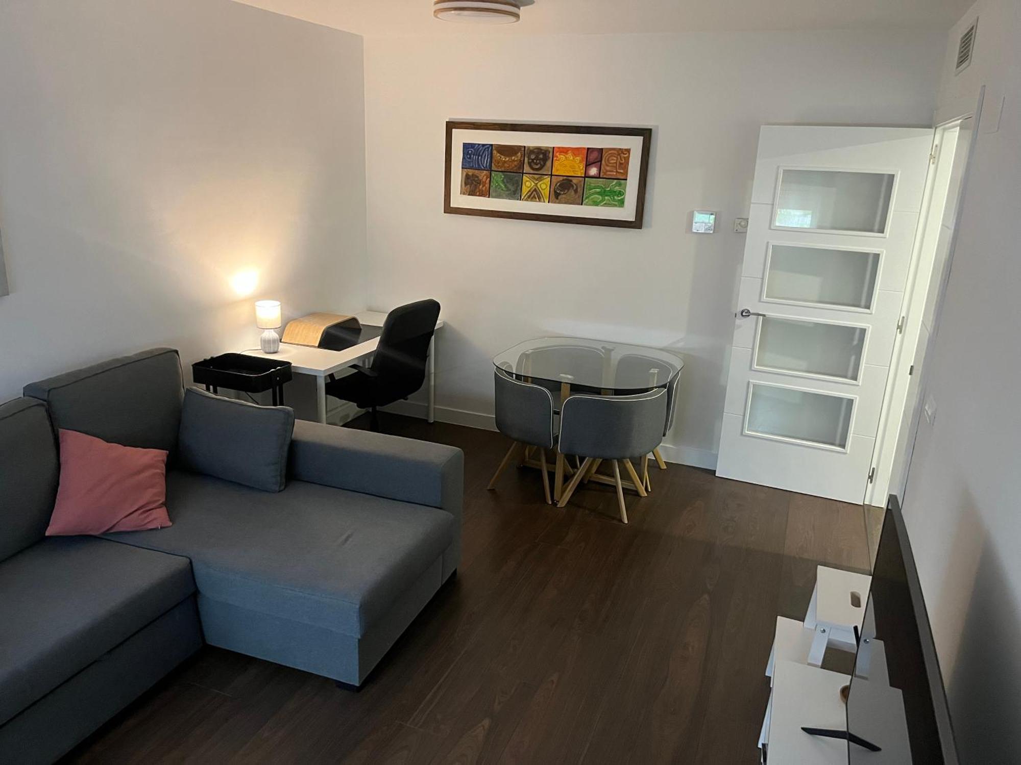 Valdebebas Con Garaje Gimnasio Y Piscina Apartamento Madrid