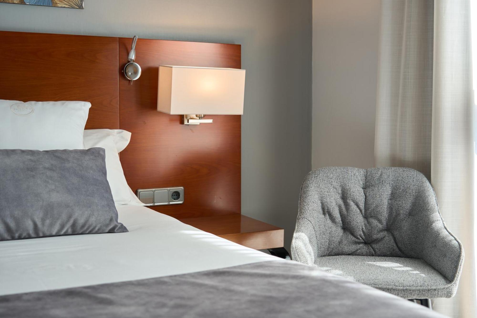 Hotel Puerta De Toledo Madri