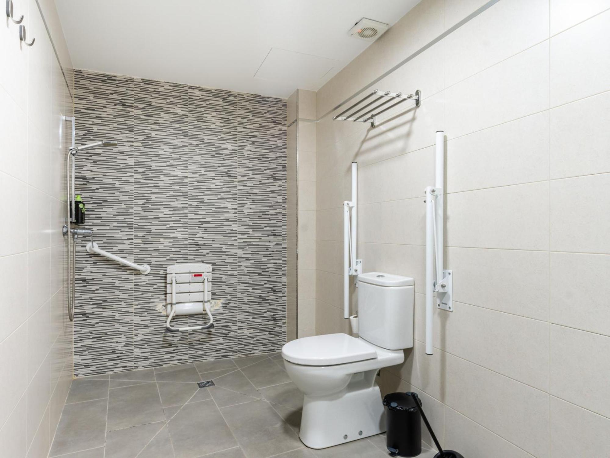 Limehome La Bolsa Apartment *