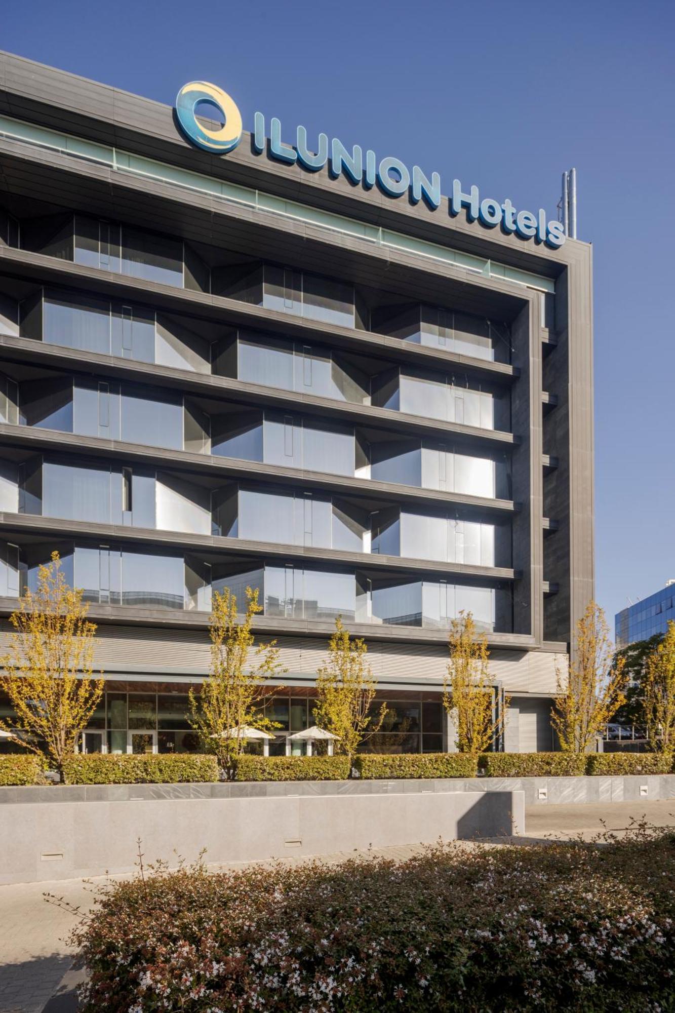 Ilunion Atrium Hotel 4*