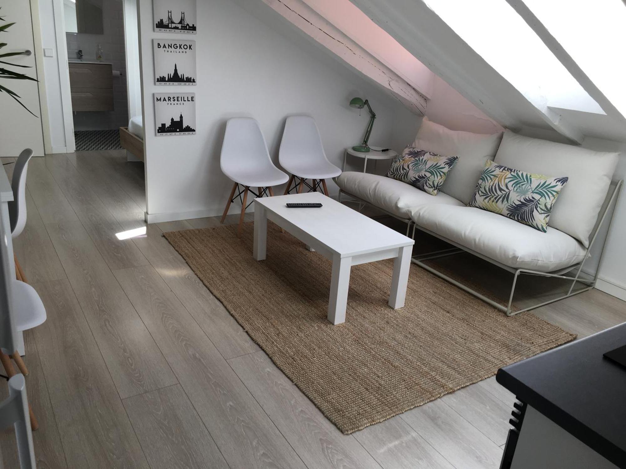Hortaleza 72 Calle, Preciosa Buhardilla Entre Chueca Y Malasana Apartamento *