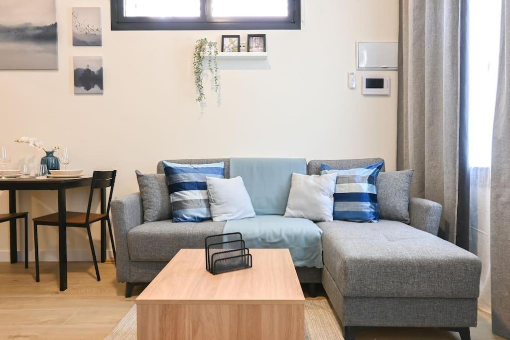 For Comodo De Un Gan5a Apartment